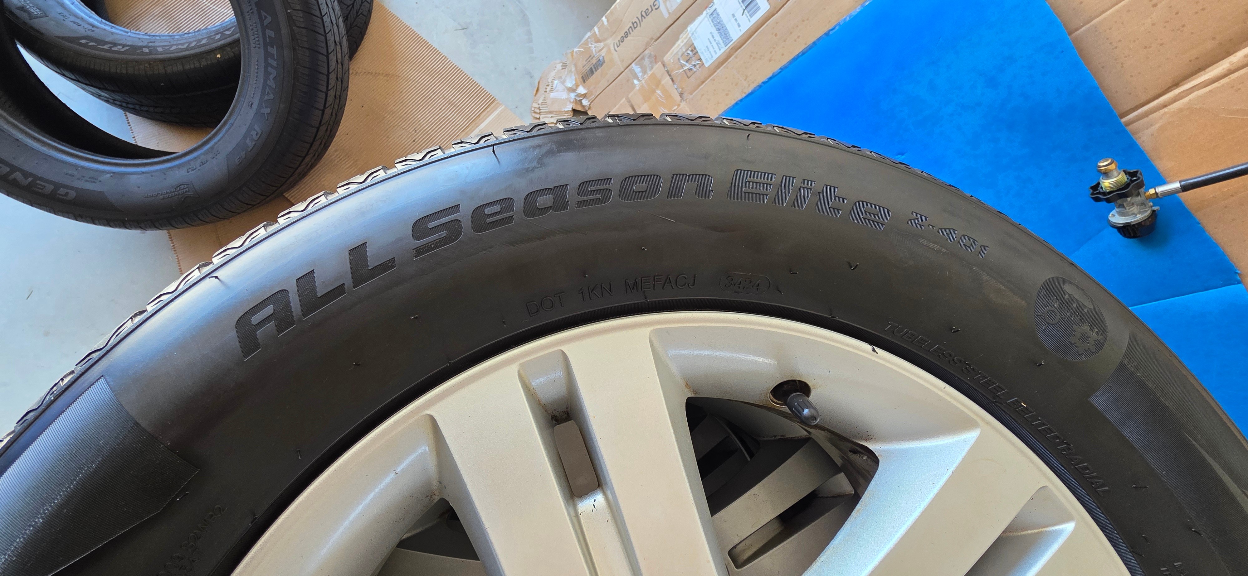 Tires 235/60R17 M+S - photo 3