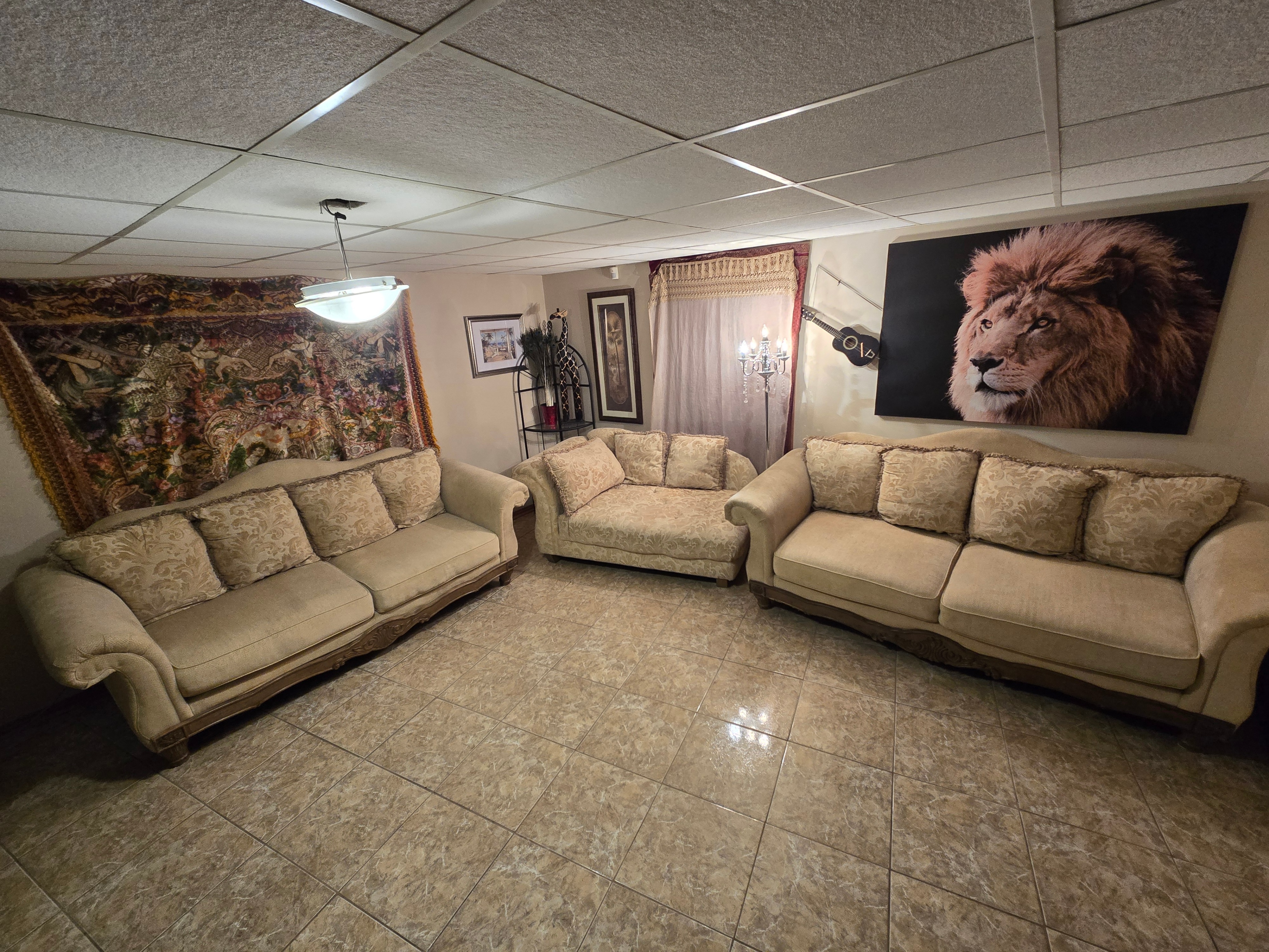 Three piece sofa set with chaise - photo 5