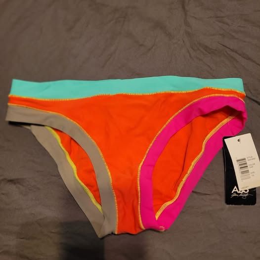 New Swimsuits various sizes - please read - photo 4