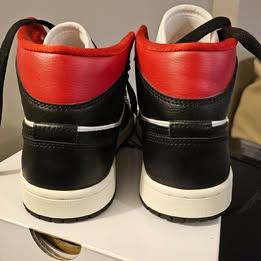 Women's Air Jordan 1 Mid - Size 6 - photo 3