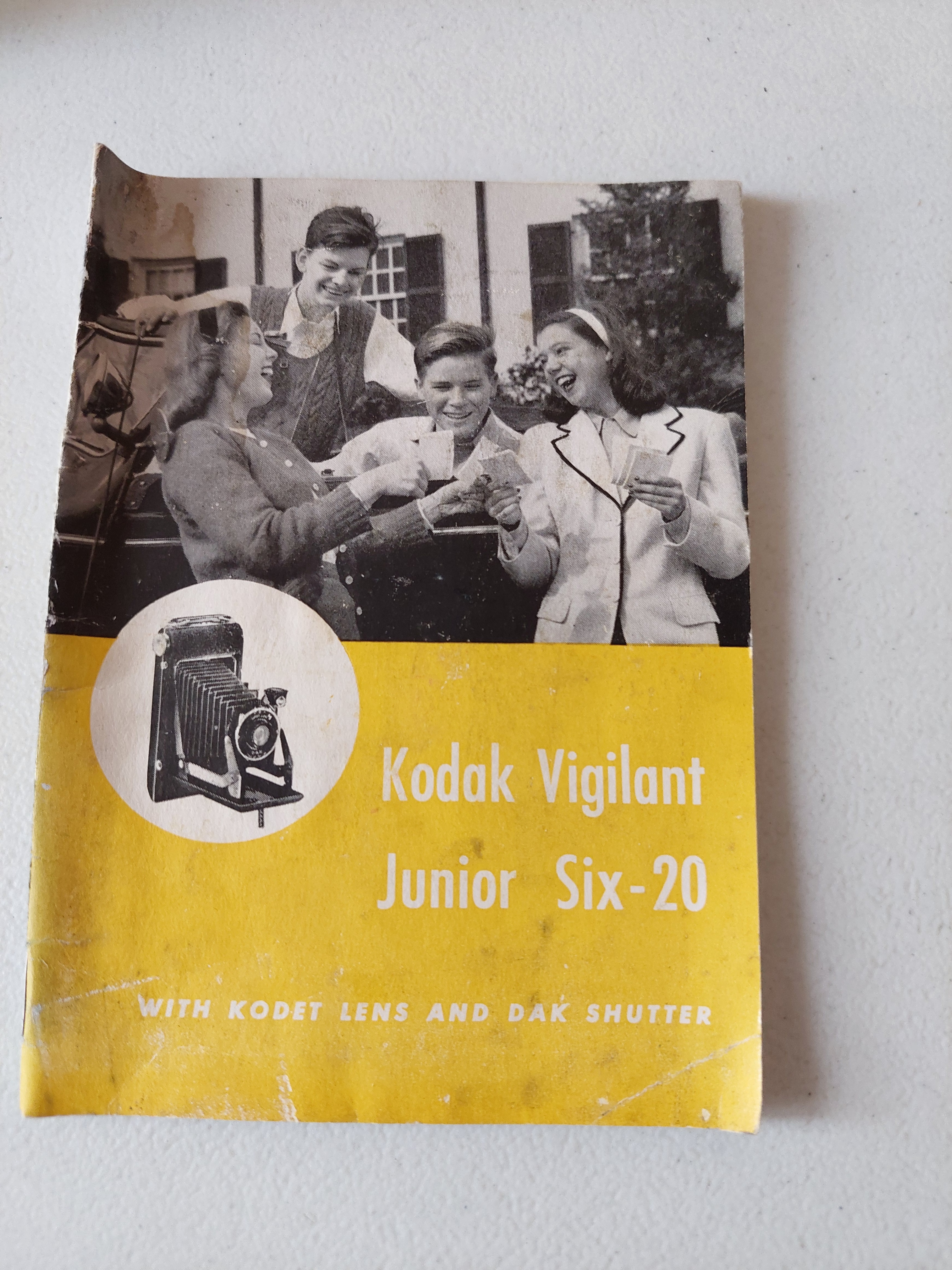 Kodak Vigilant Junior Six-20 Camera - photo 3