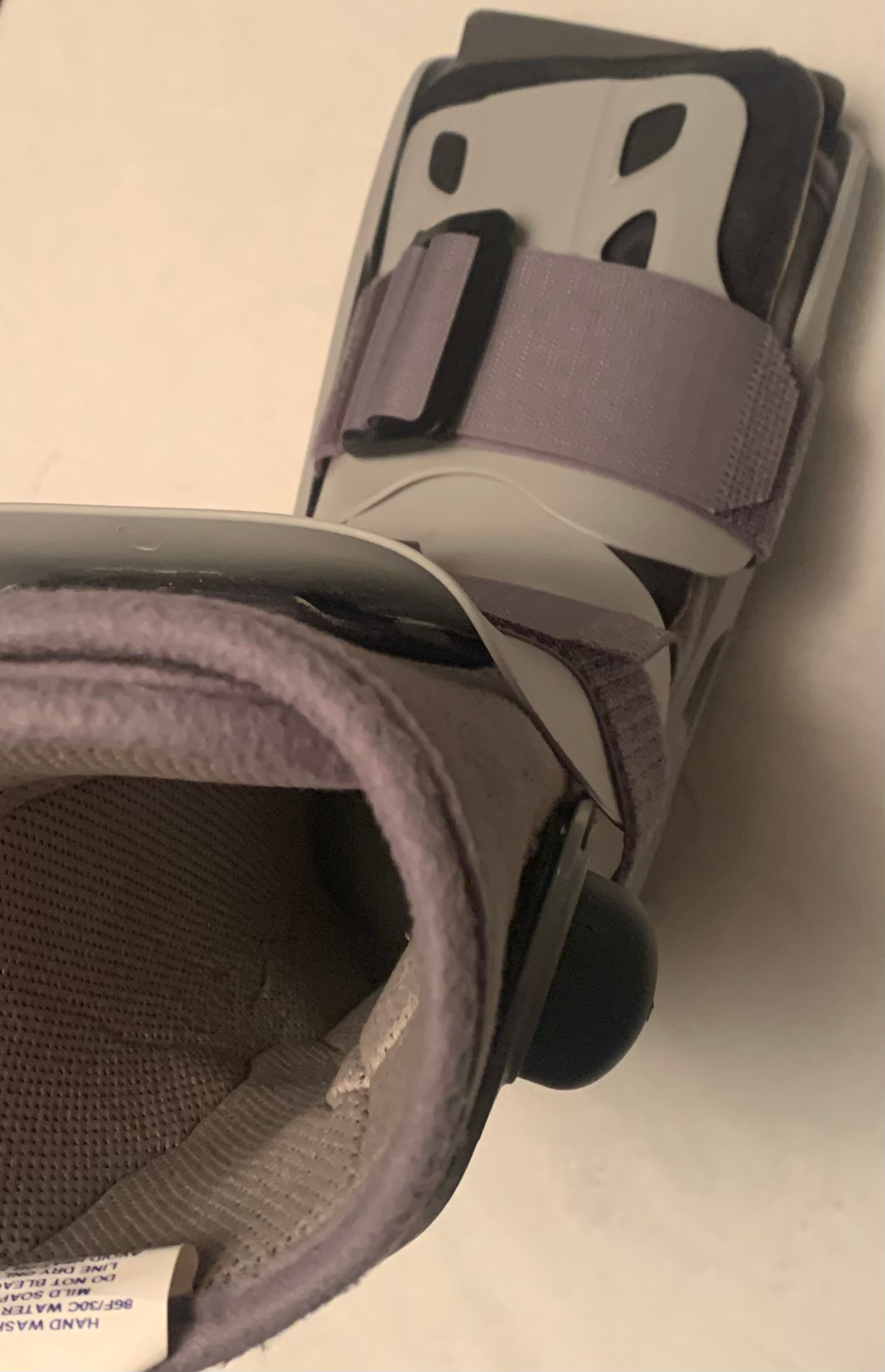 (15-11) AIRCAST WALKING BOOT - photo 3