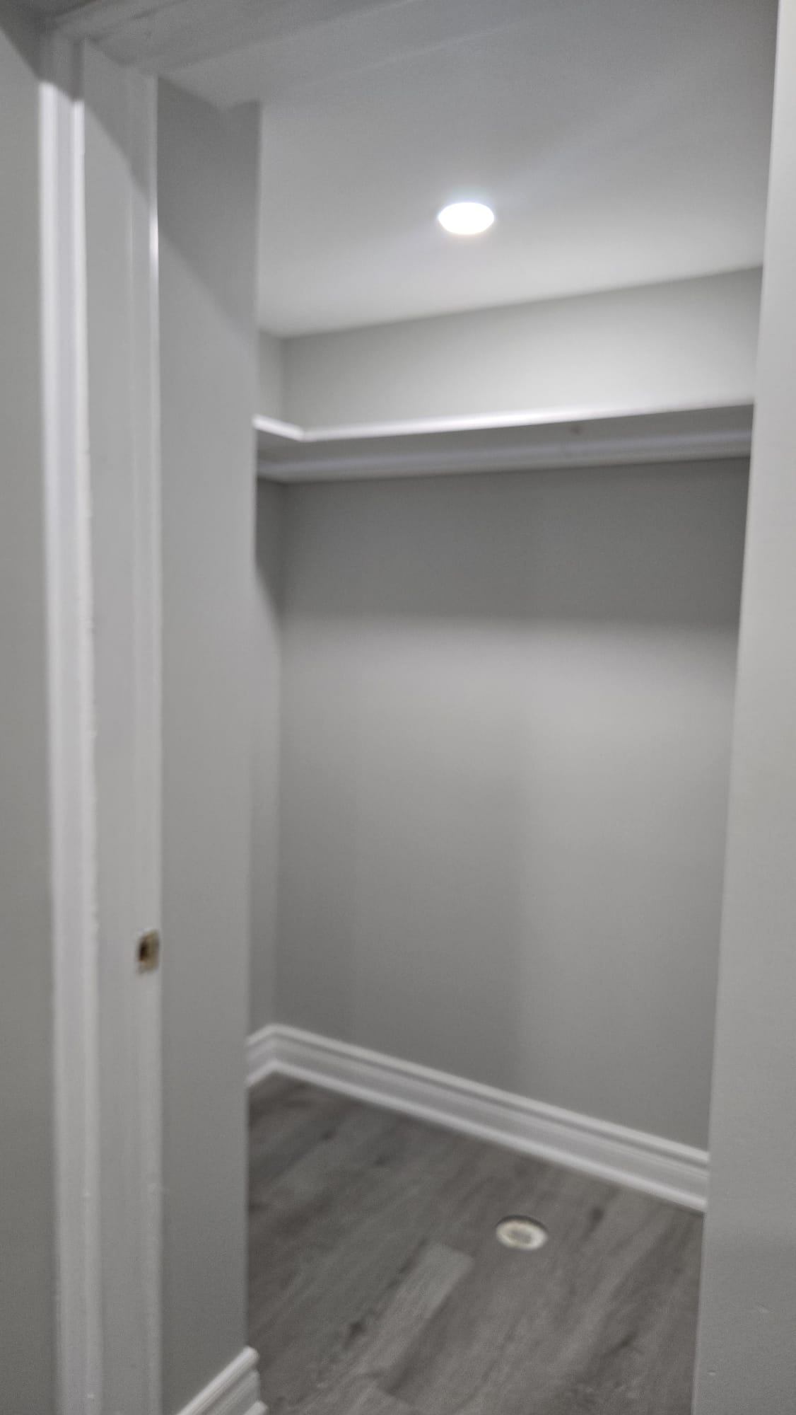 ONE BEDROOM Basement on Rent nearMississauga Squareone/Heartland - photo 3