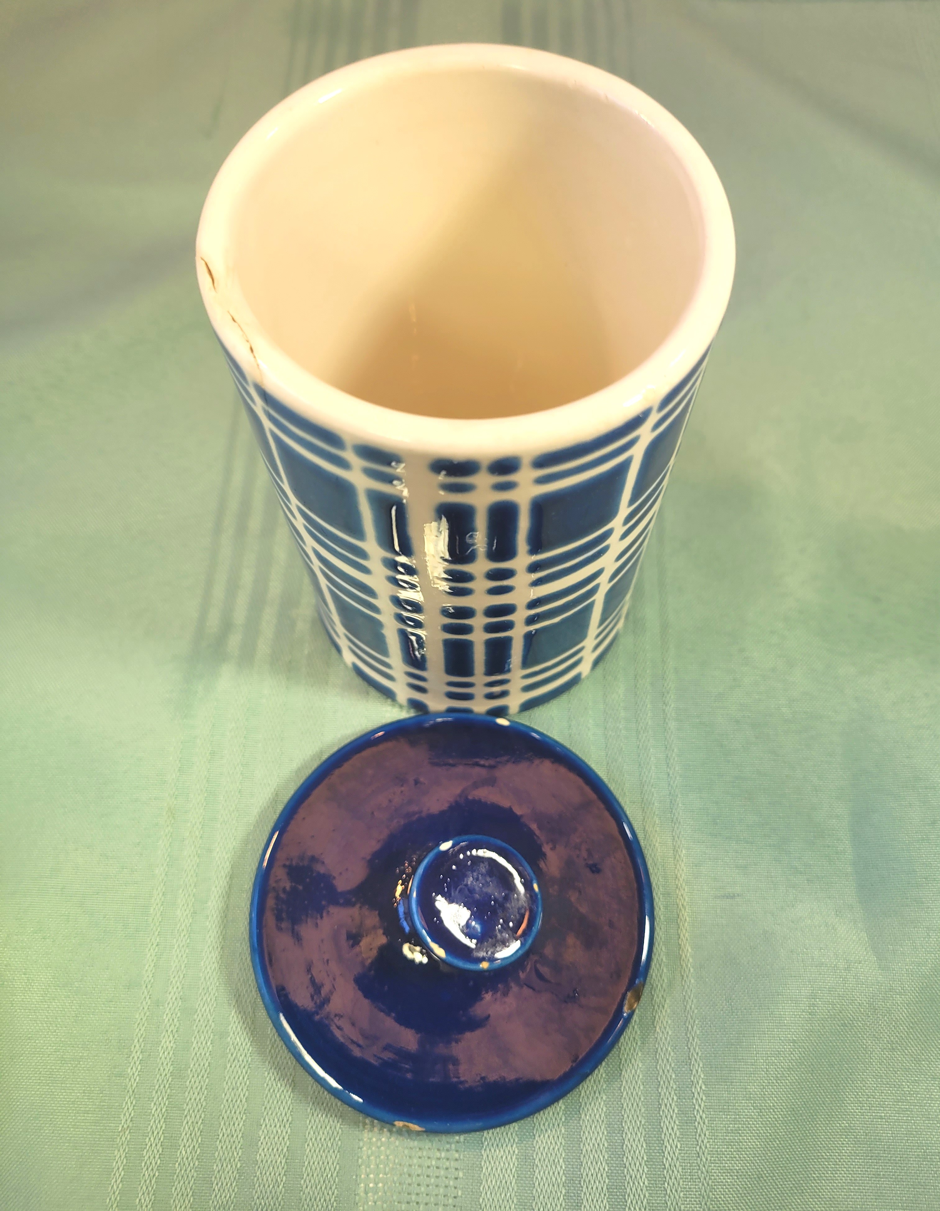 Circa 1978 H.M. Coby Italy Blue Plaid Hand-Painted Ceramic - photo 4