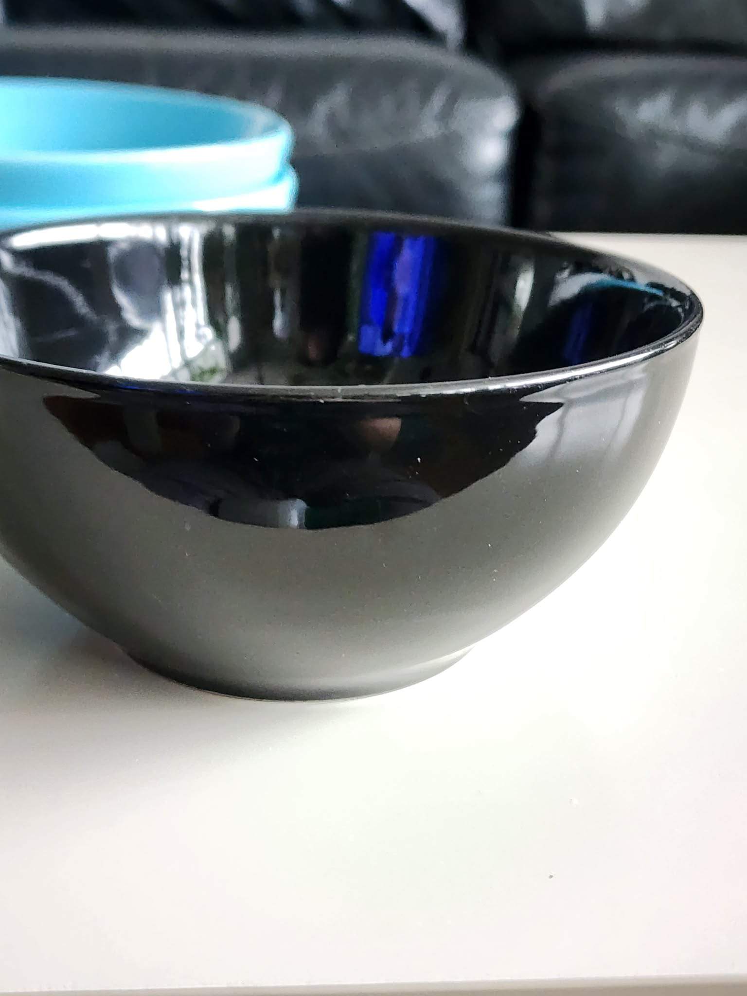 6 Assorted Bowls (White, Blue, and Black) - photo 4