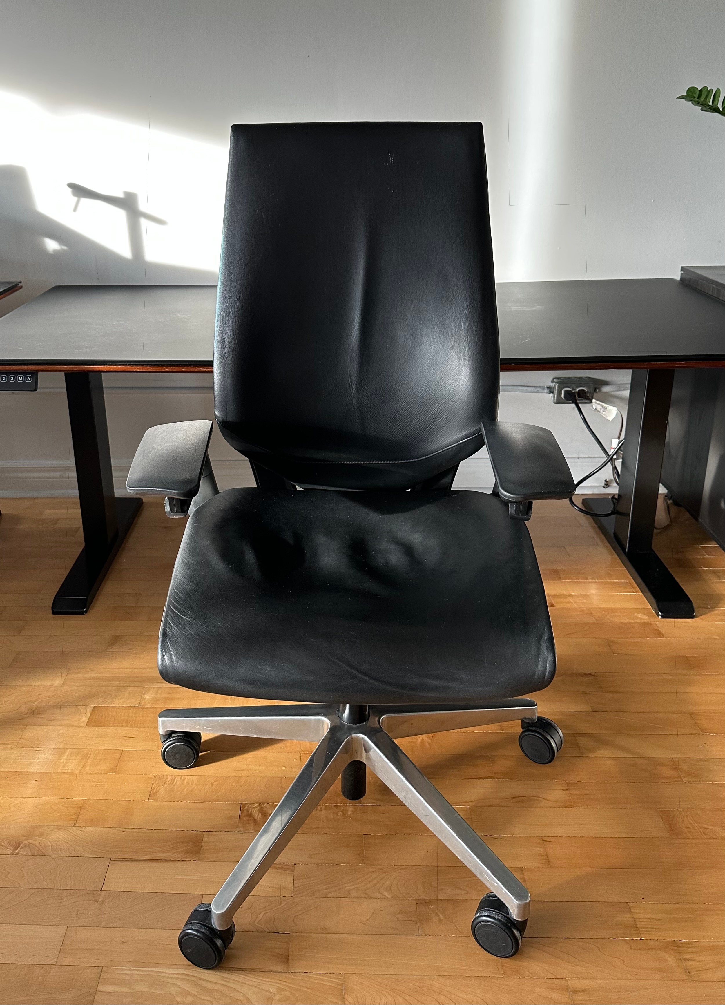 Steelecase Gesture Leather Office Chair - Custom Configuration - photo 3