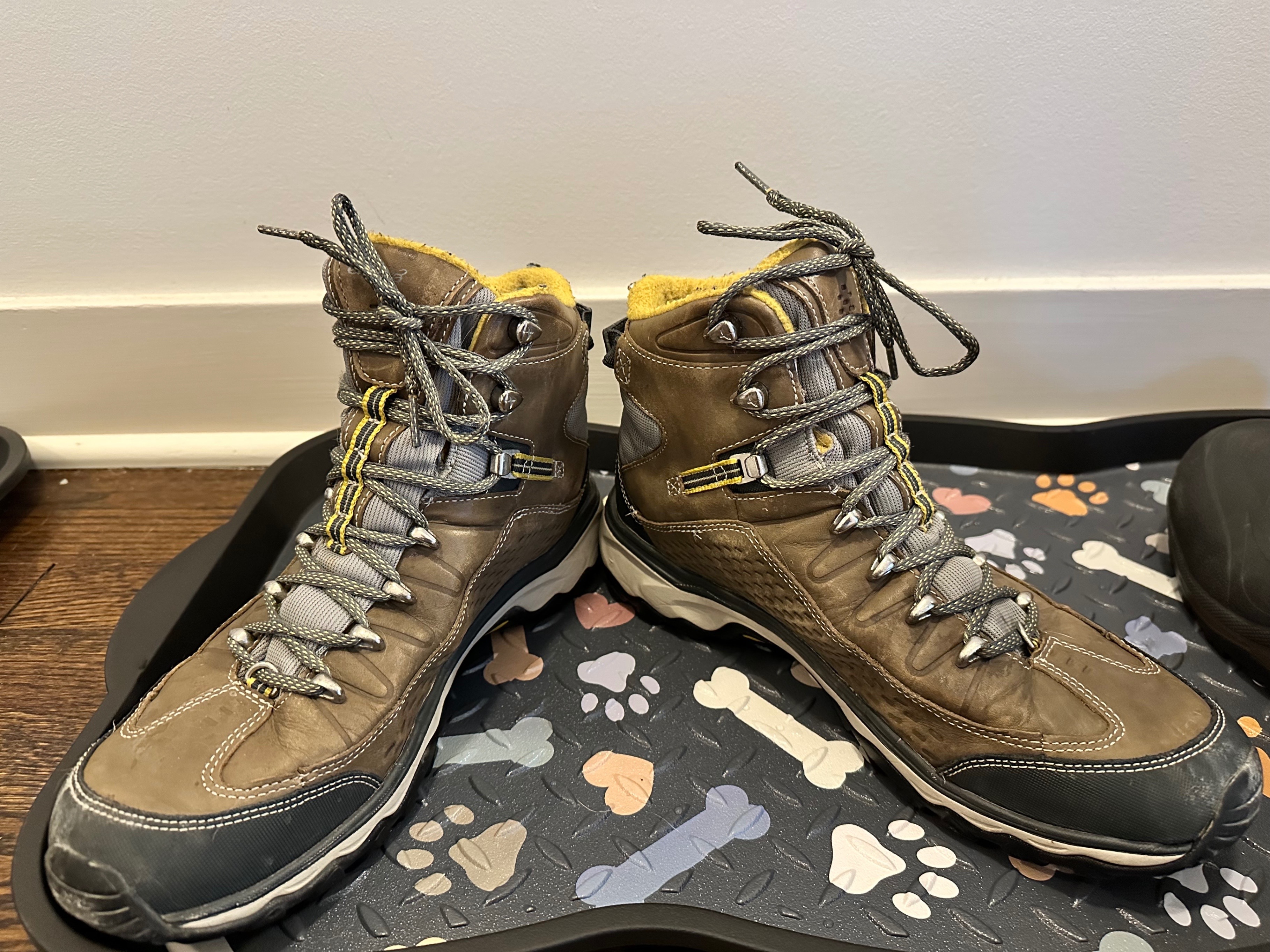 Eddie Bauer mid-height hiking boots - Men’s size 10 - photo 2