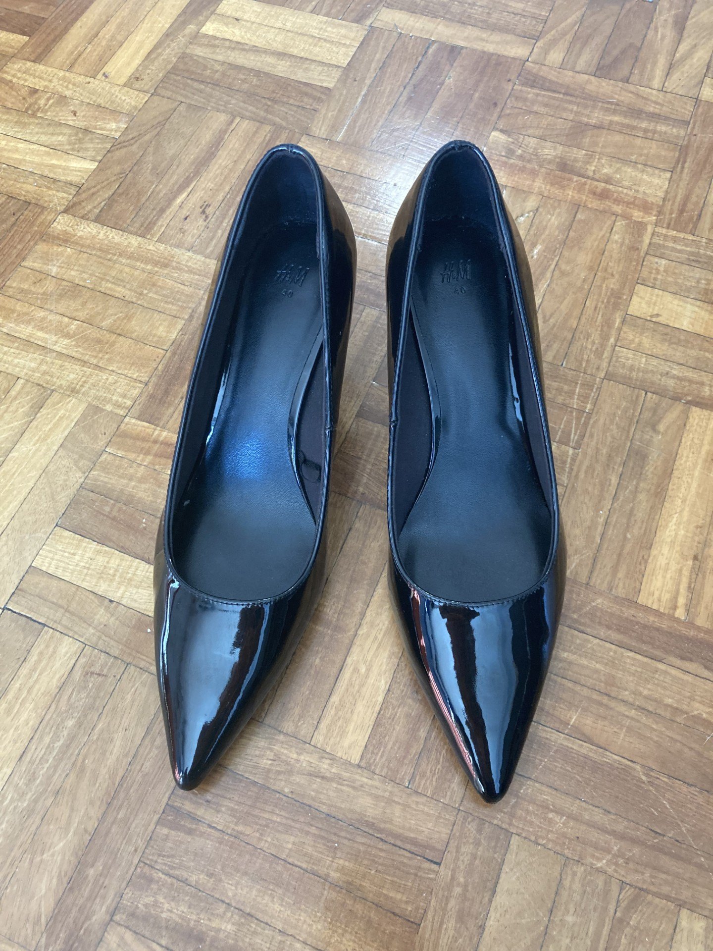 H&M Shiny Black Faux Leather Kitten Heels (Women's Size 9)