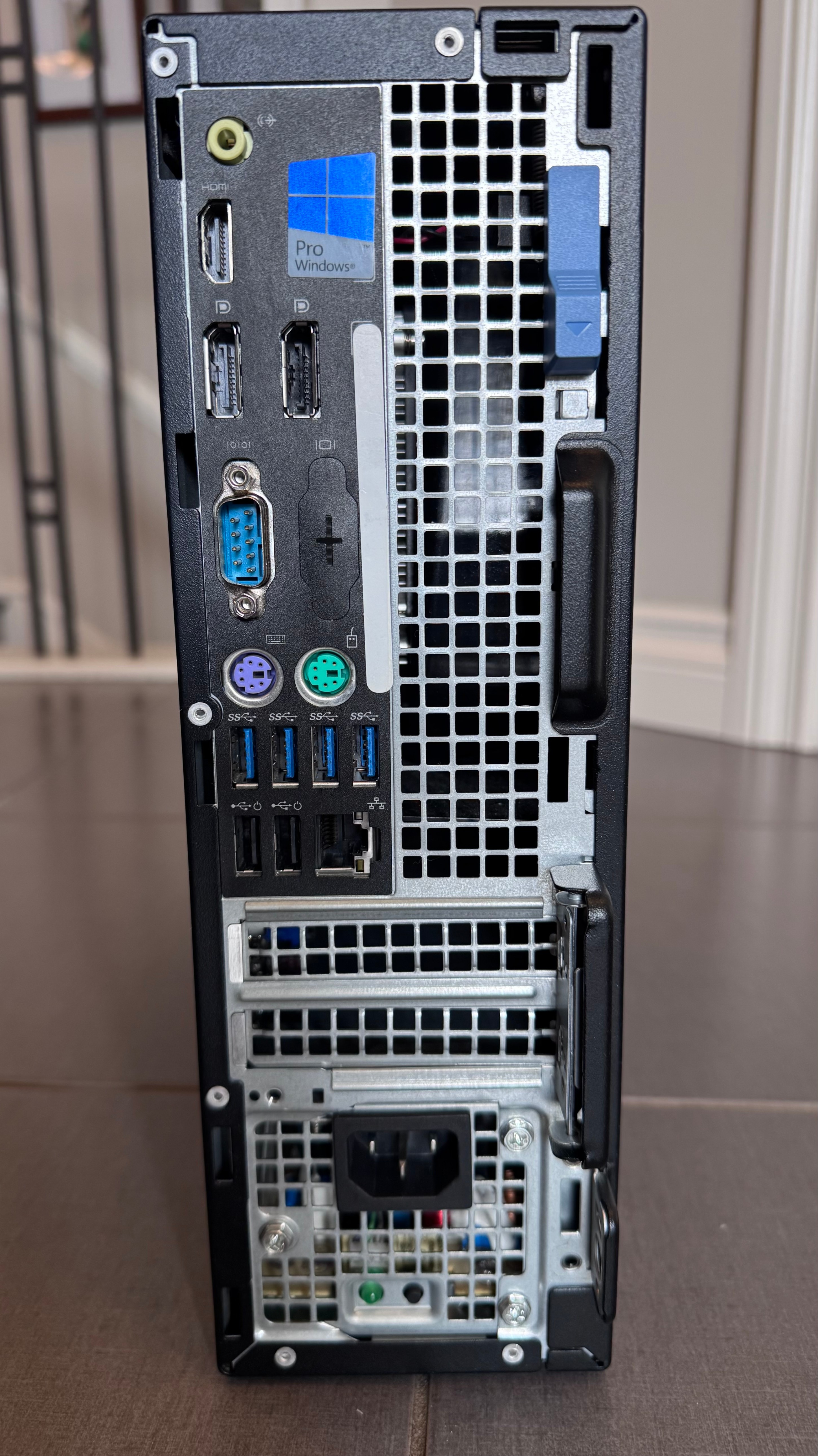 Dell Optiplex 5040 Small Form Factor PC - photo 2