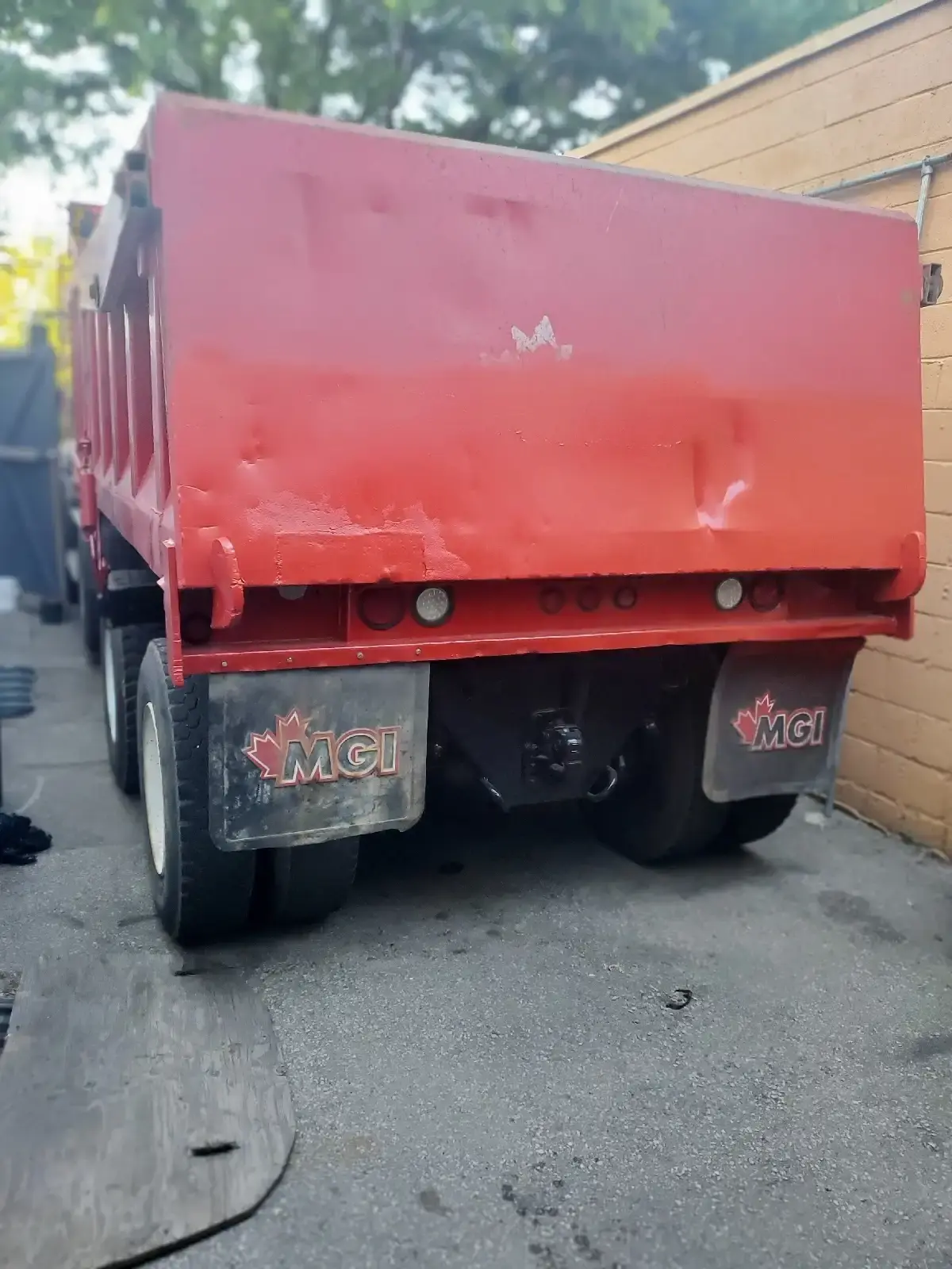 2008 MACK GRANITE gu813 tri-axle dump truck - photo 4