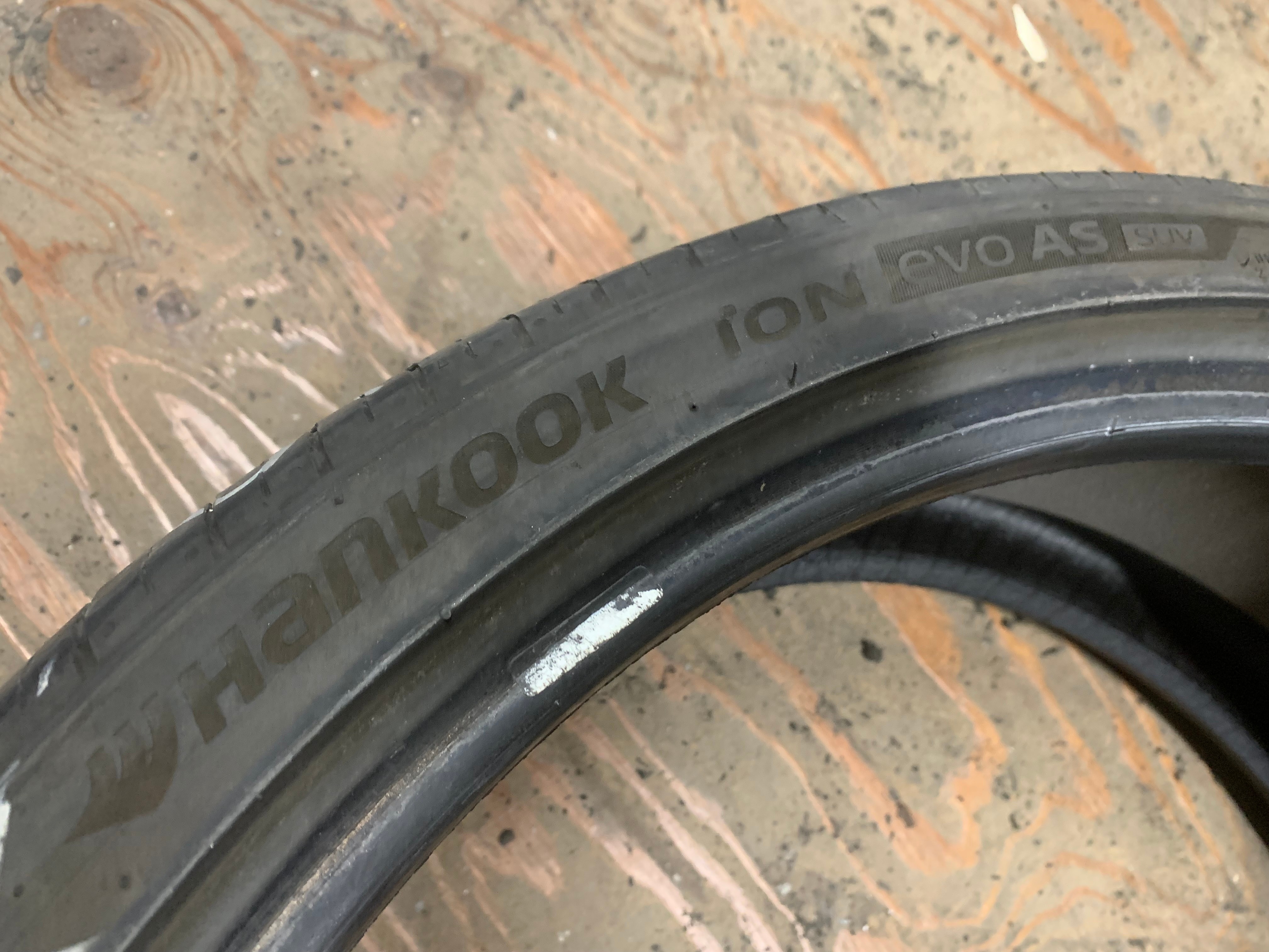 PAIR of 255/35/21 98W M+S Hankook Ion evo A/S SUV with 80/90% - photo 5