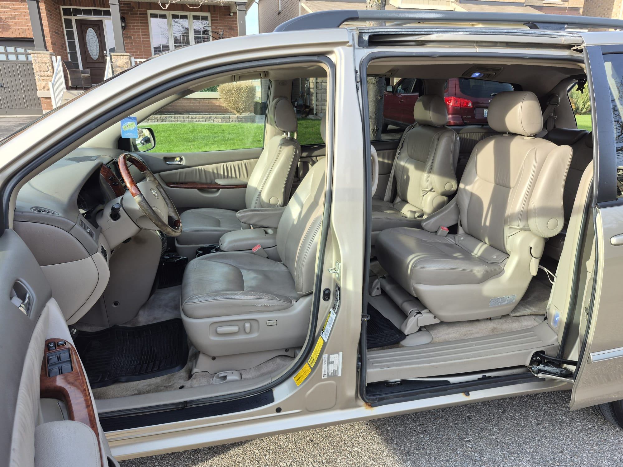 2005 Toyota Sienna XLE AWD - photo 2