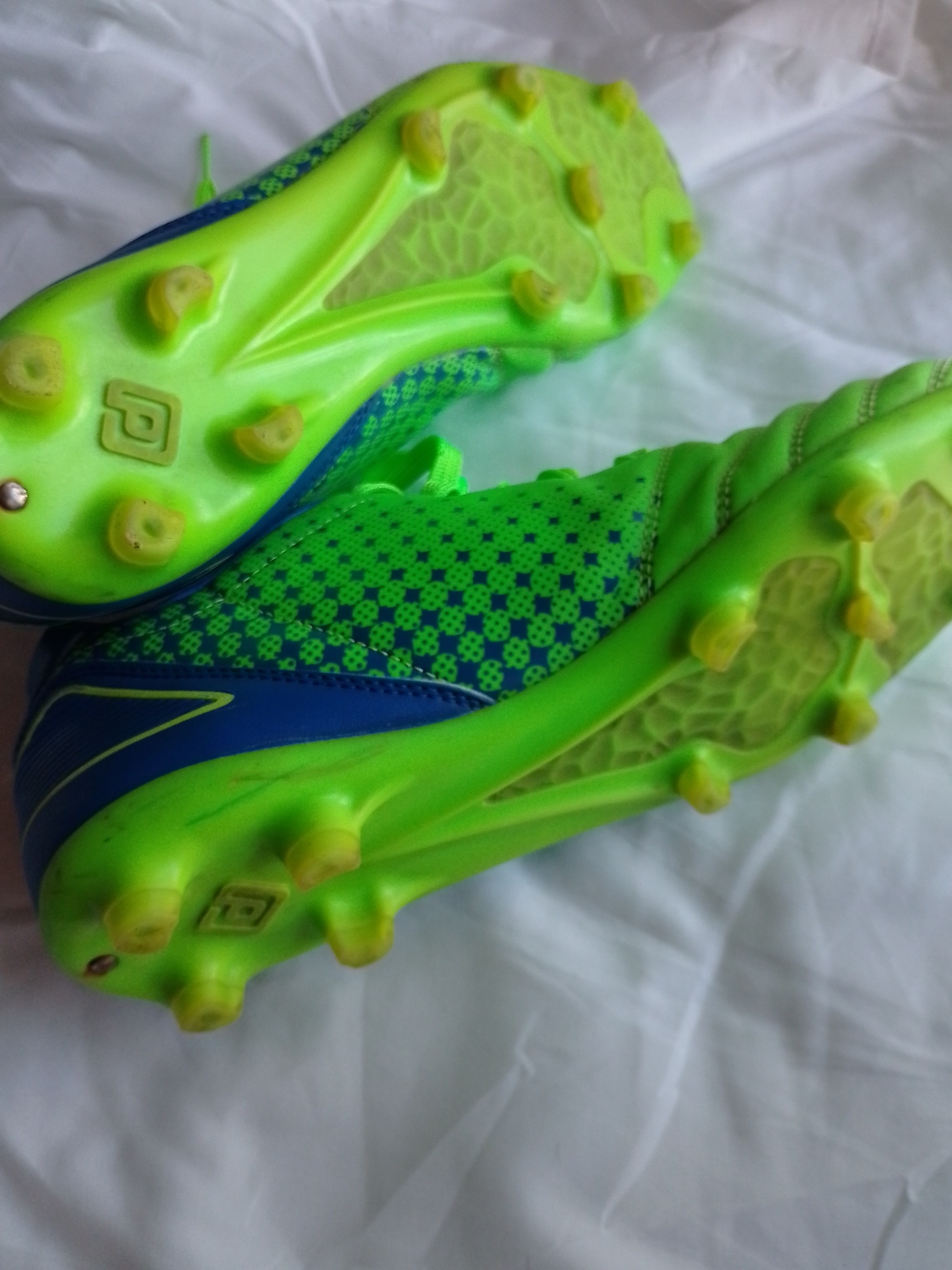 Dream Pairs Soccer Cleats - Green & Blue, grass, size 9 - photo 3