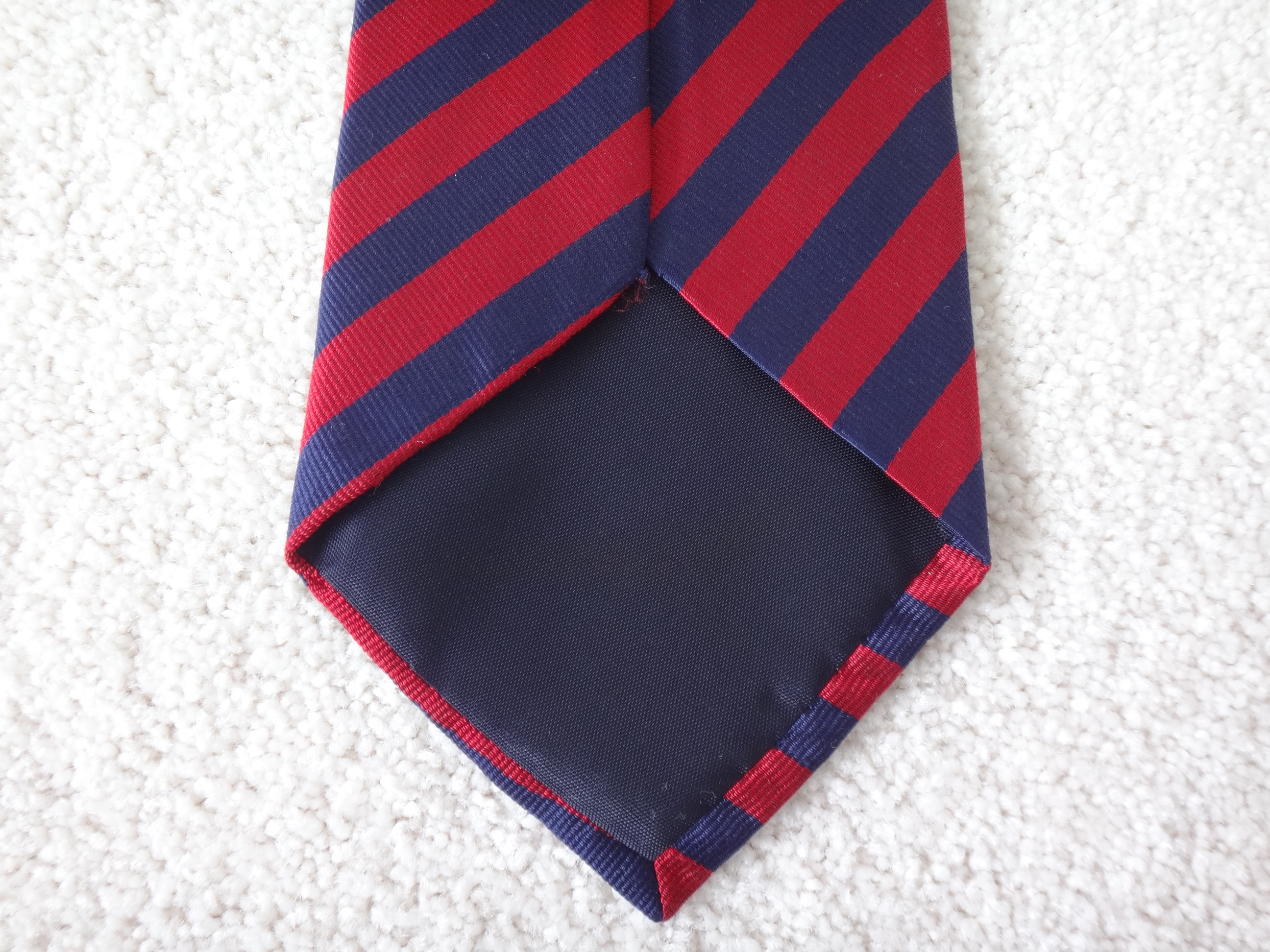 ✅♻️V A N H E U S E N Navy Blue & Red Striped Silk Tie - photo 3