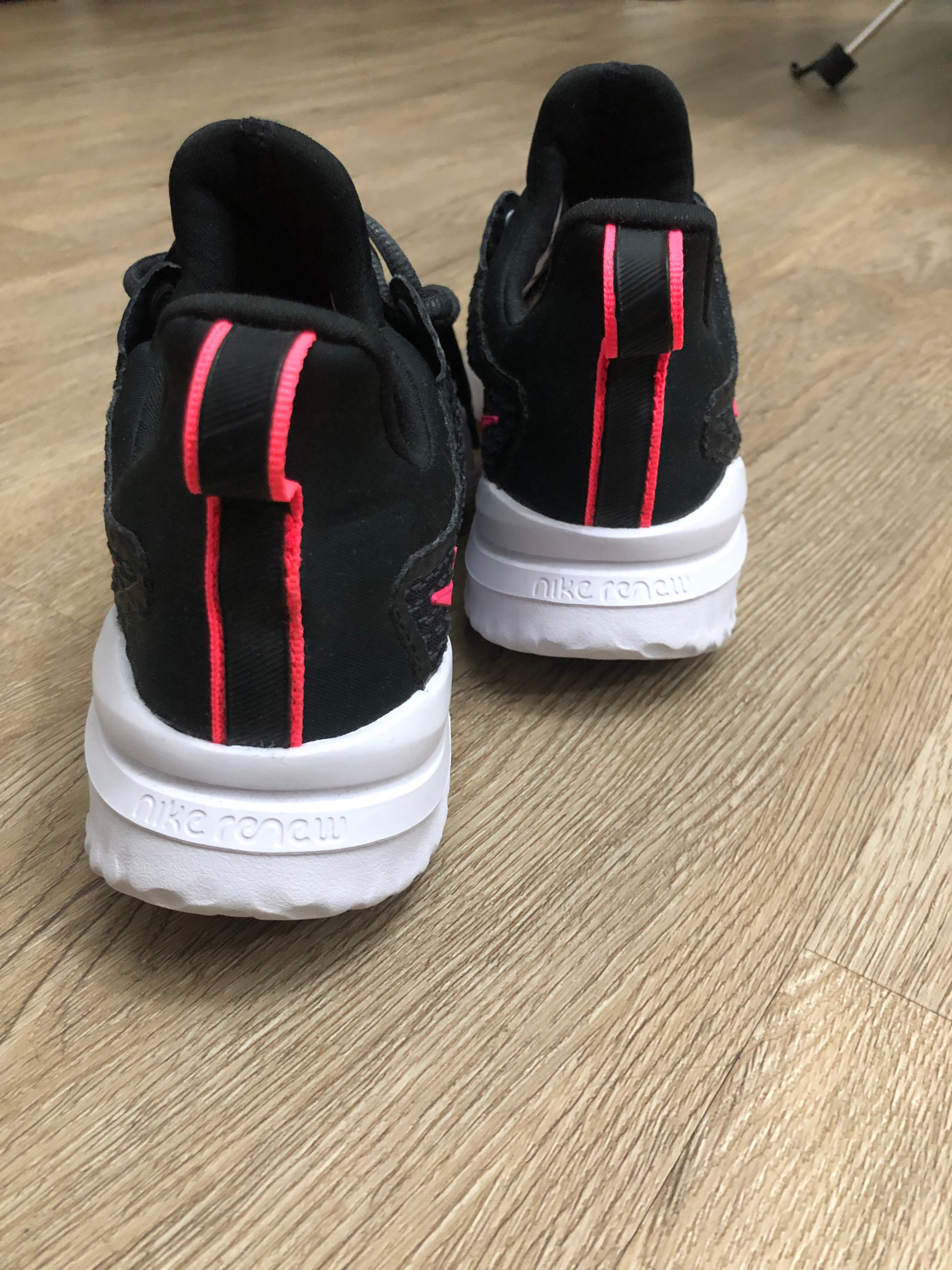 Brand New !Nike Girl's Renew Rival Running Shoes - photo 3
