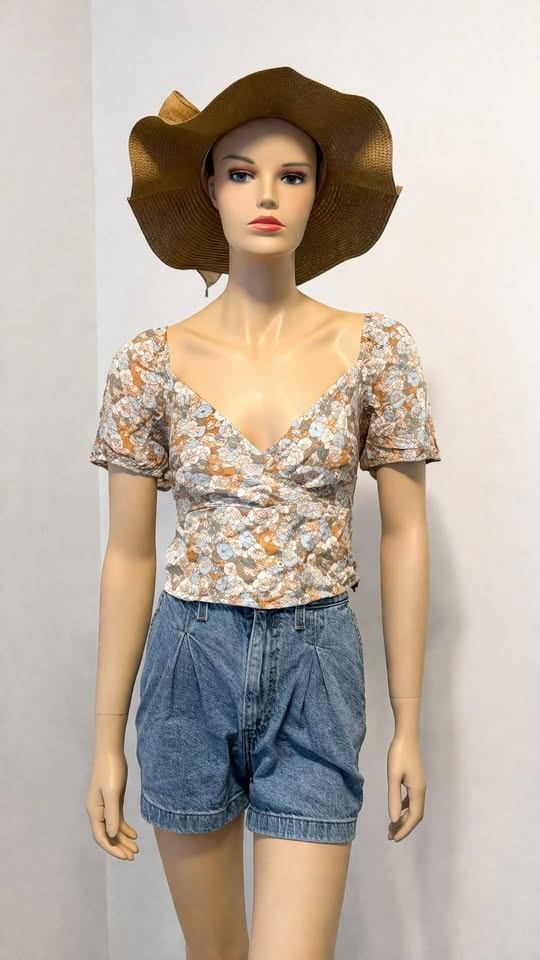 Brand-new GUESS Nevaeh Top - photo 2