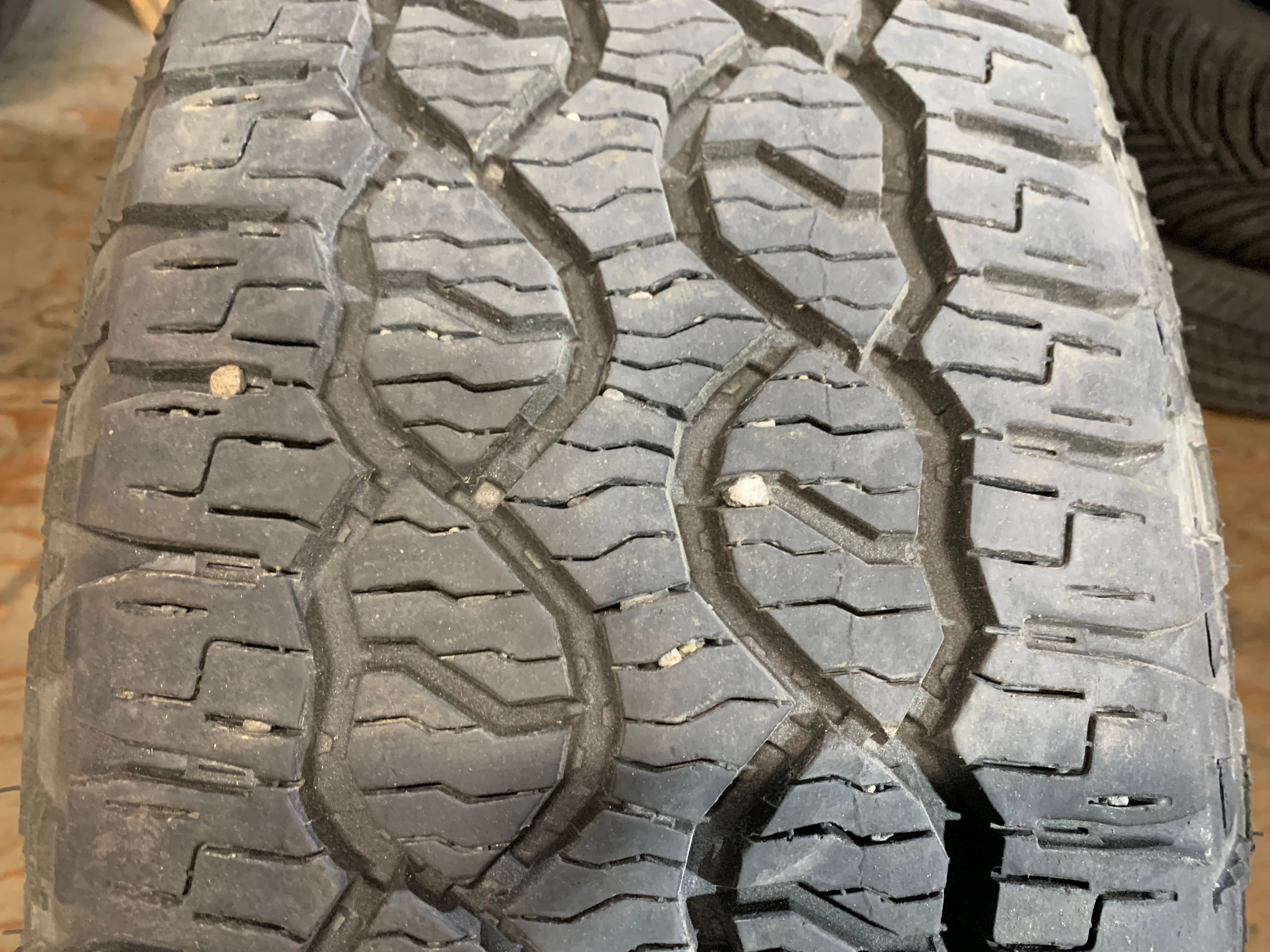 1 X single 275/65/18 M+S Goodyear Wrangler Territory A/T 95% - photo 2