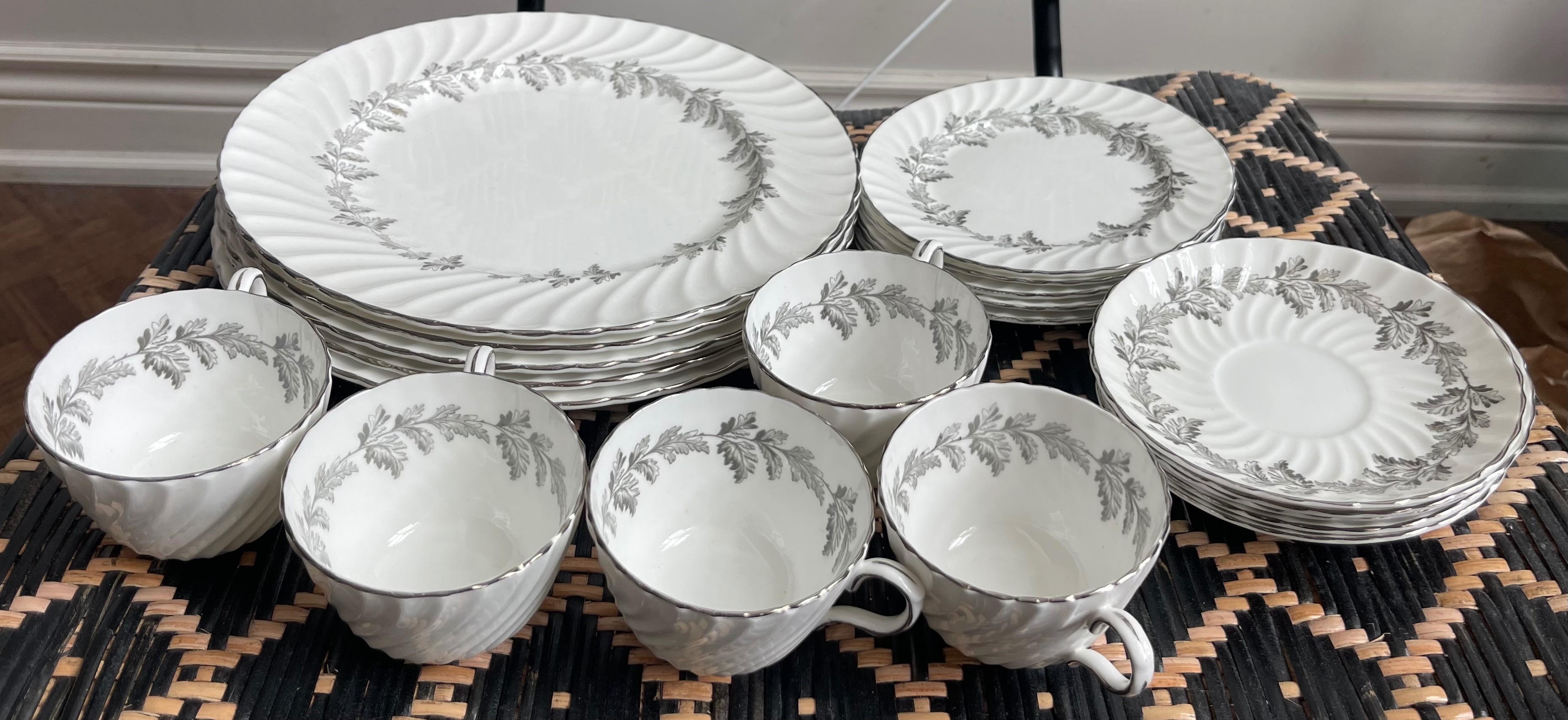 20pc Vintage Aynsley Oak Leaf Gray China Set (5 Place Settings)