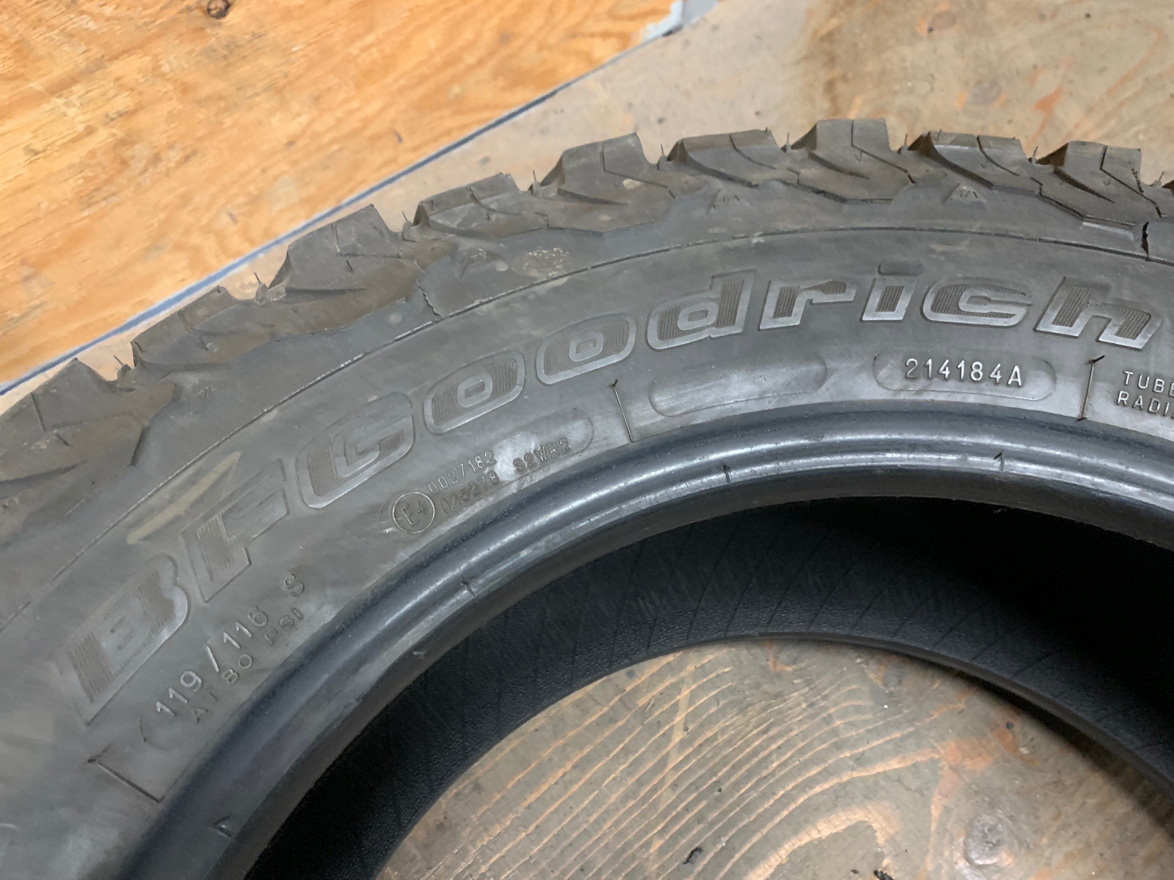 1 X single LT 265/60/18 10PR BFG All Terrain T/A KO2 with 70% - photo 5