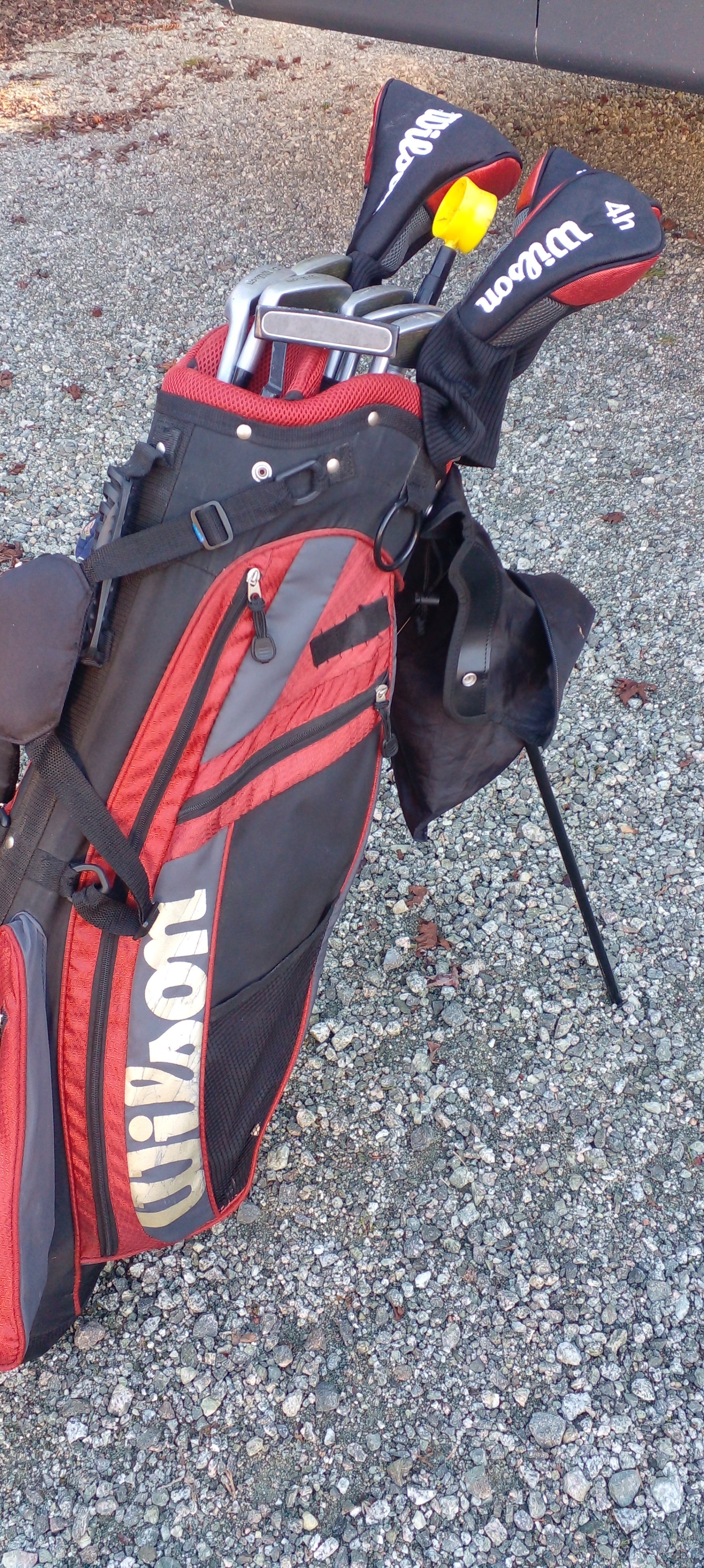 Men's Wilson Right-hand golf clubs
