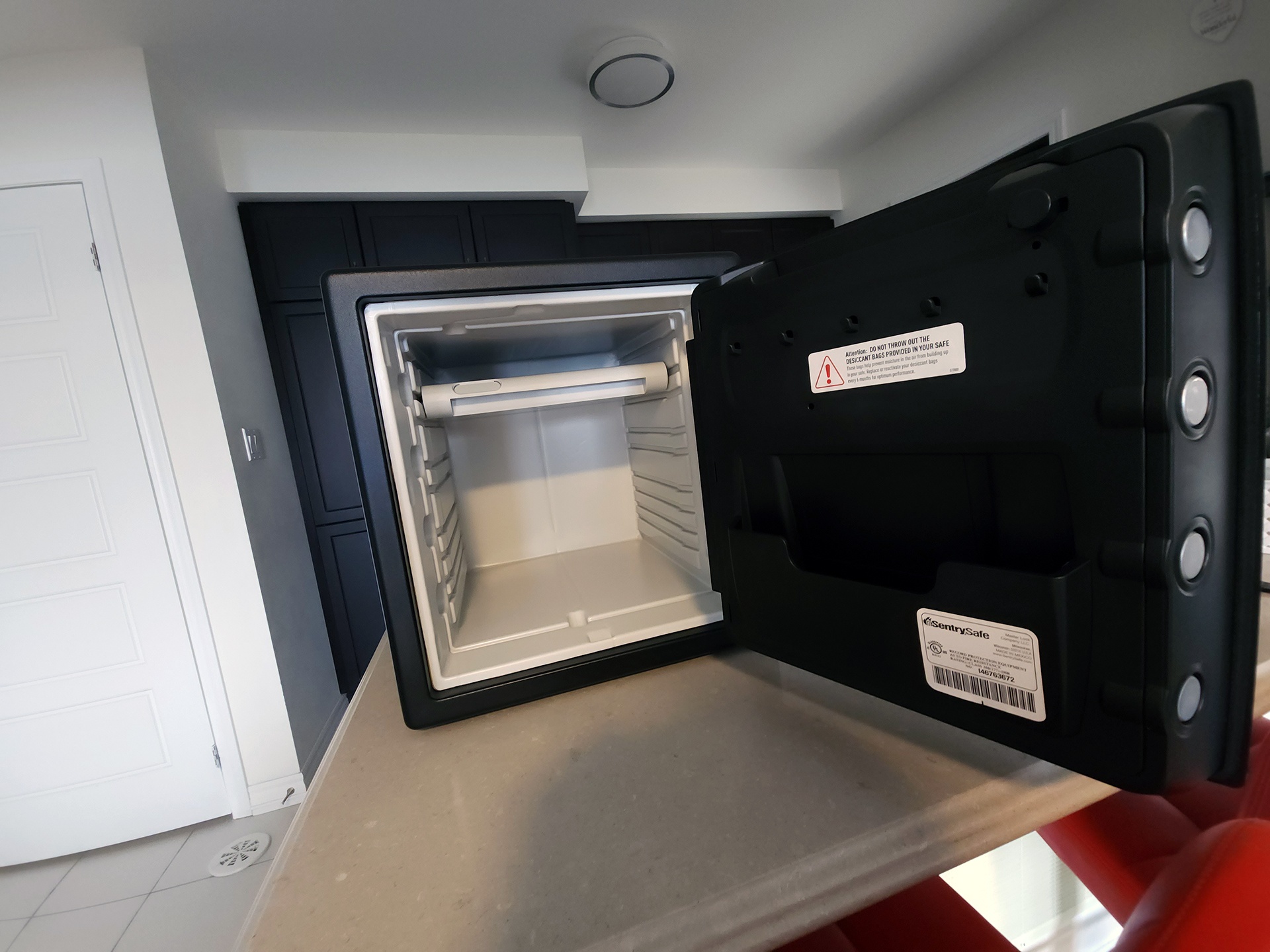 SentrySafe Extra-Large Fireproof & Waterproof Digital Safe - photo 3