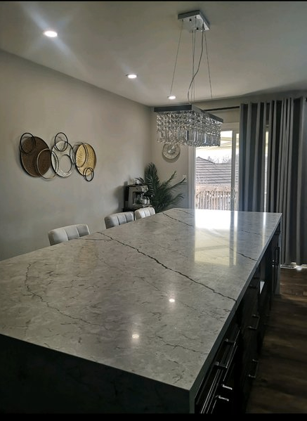 Saint Mossi Crystal Chandelier