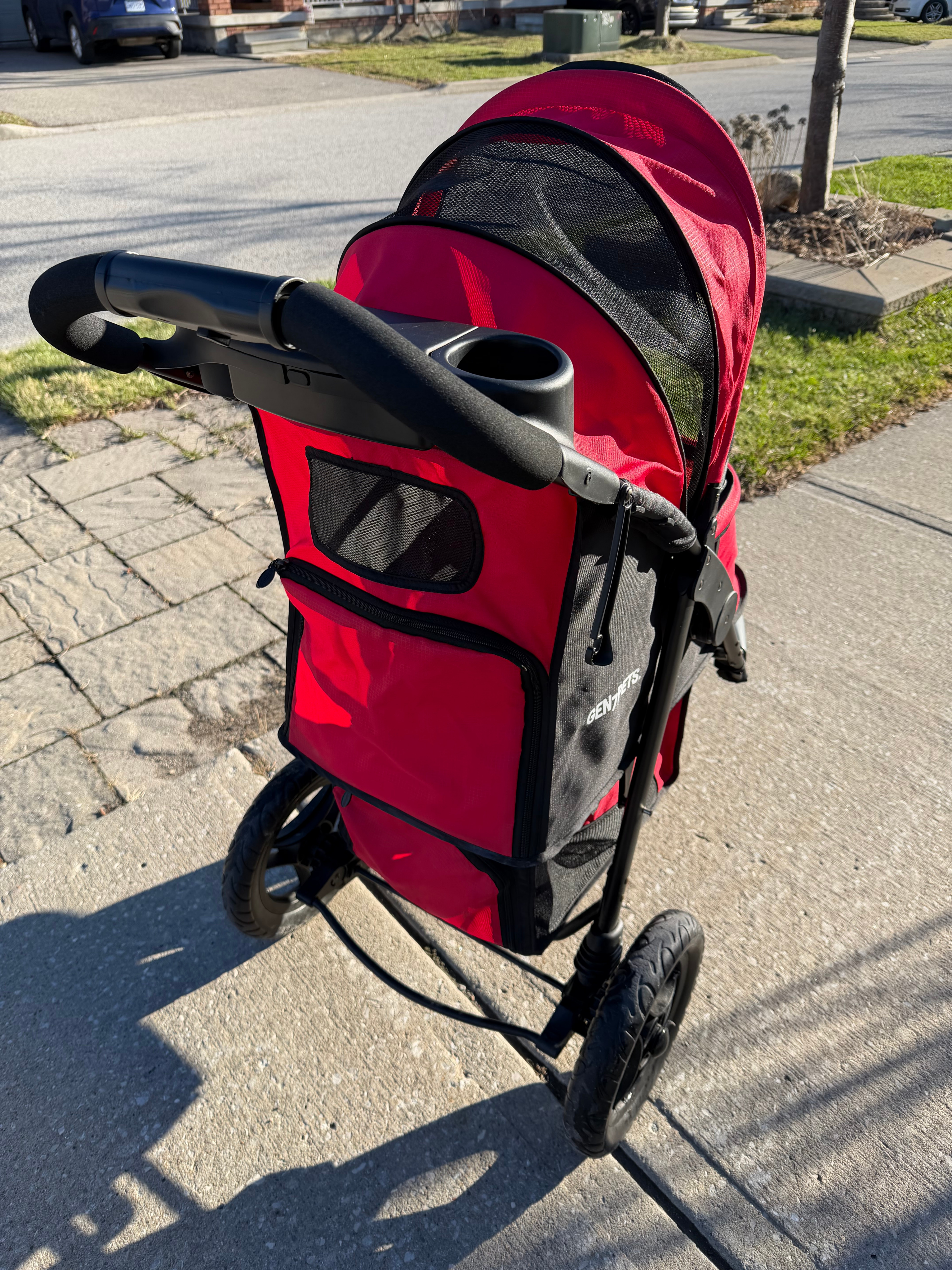 Gen7Pets Pet Stroller - Excellent Condition, 75 lb Capacity - photo 2