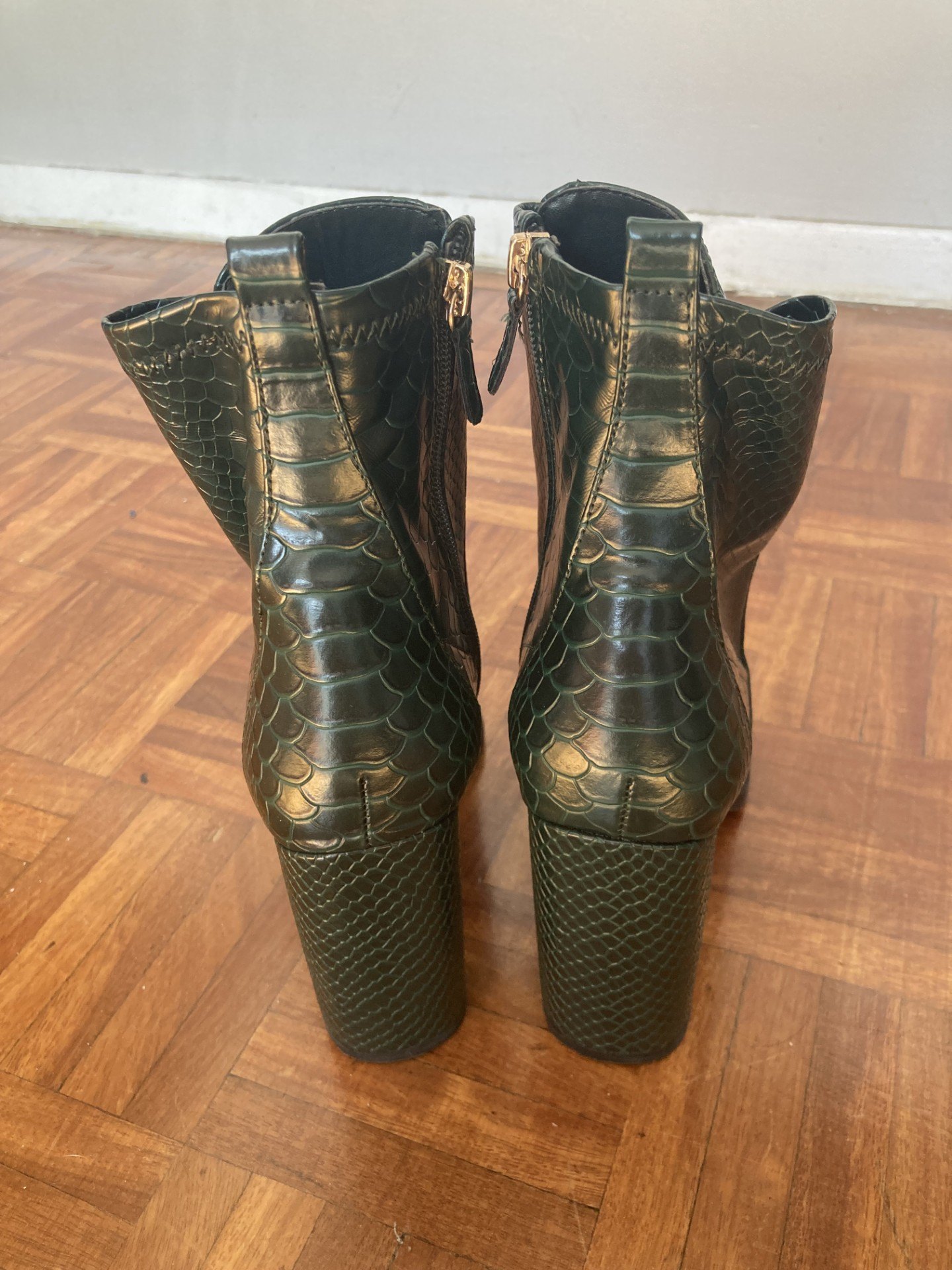 Aldo Aurla Green Snakeskin Faux Leather Booties (Women's size 9) - photo 4