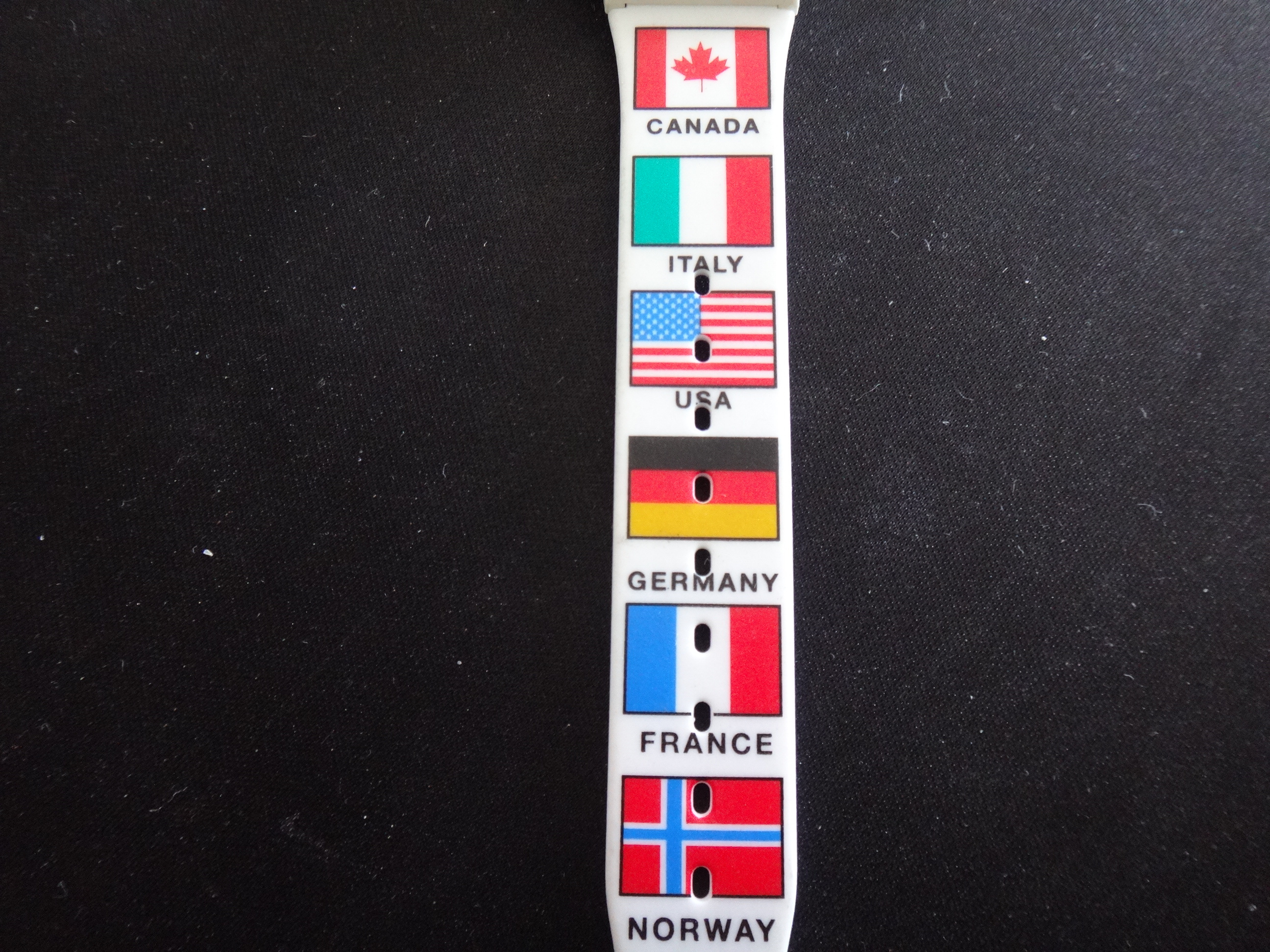 ✅♻️McDonald's Retro Olympic Plastic Watch (needs 377 battery) - photo 4