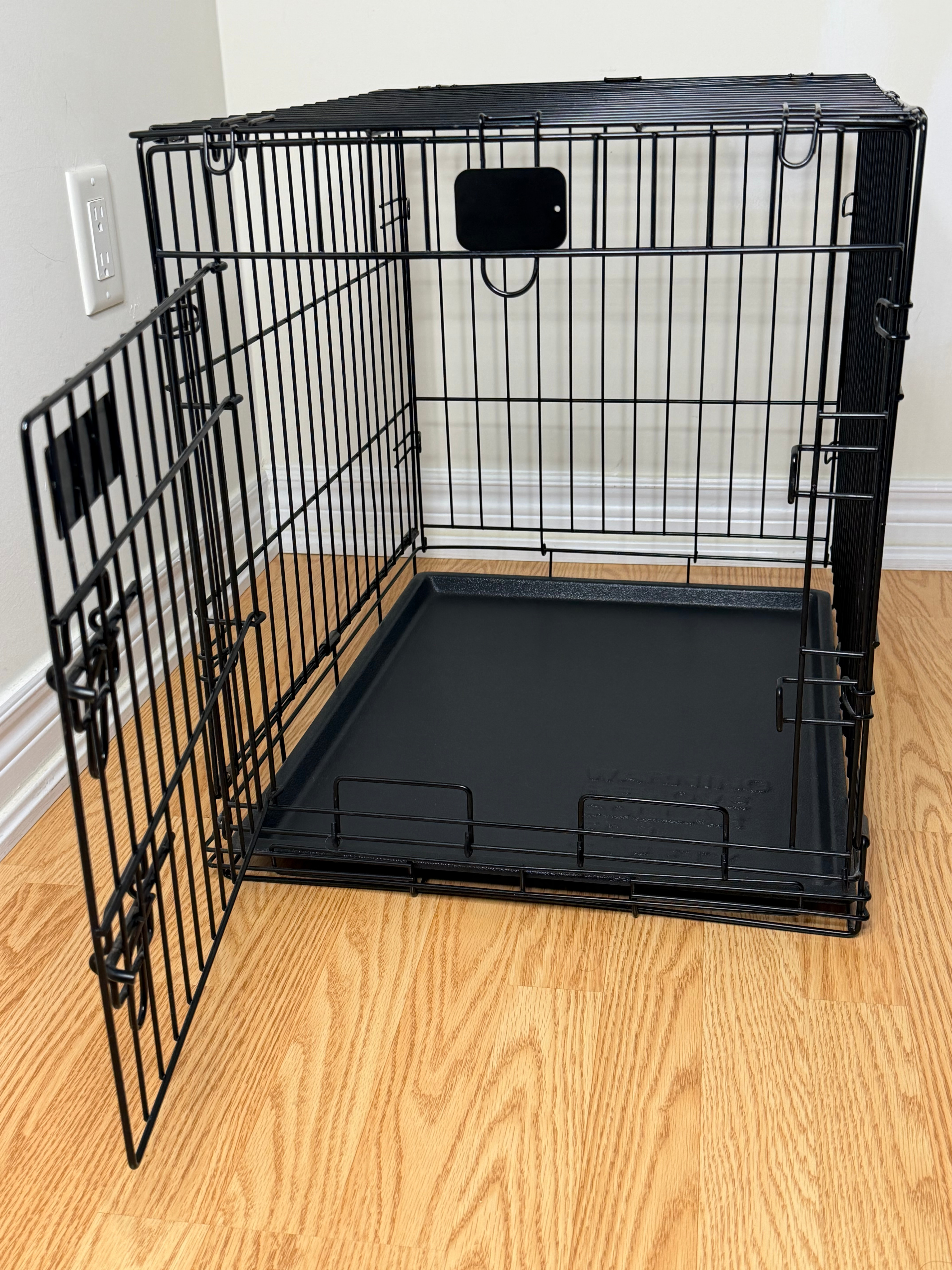 Petmate Metal Dog Crate/Kennel with Mat - Excellent Condition - photo 2