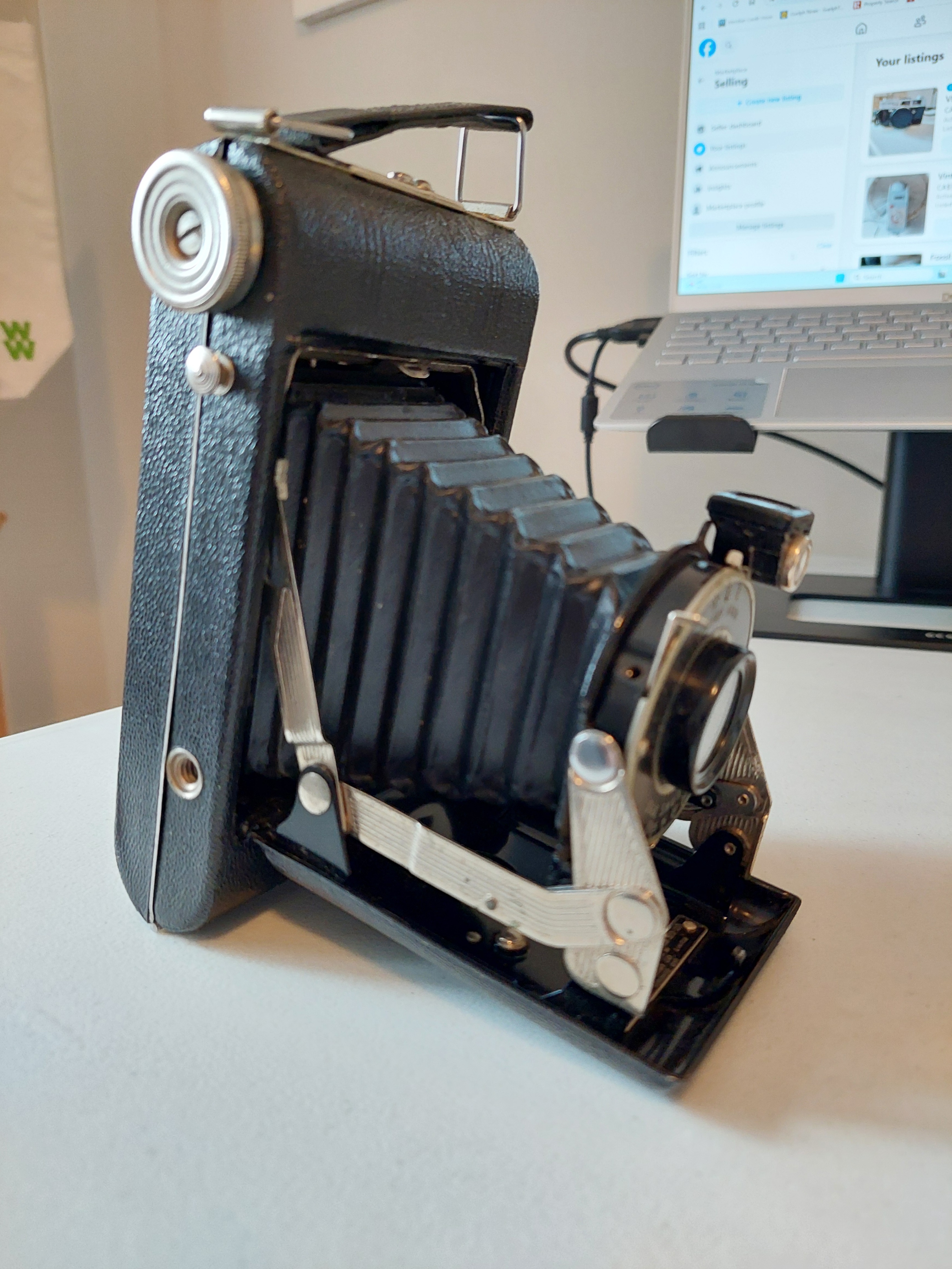 Kodak Vigilant Junior Six-20 Camera - photo 5