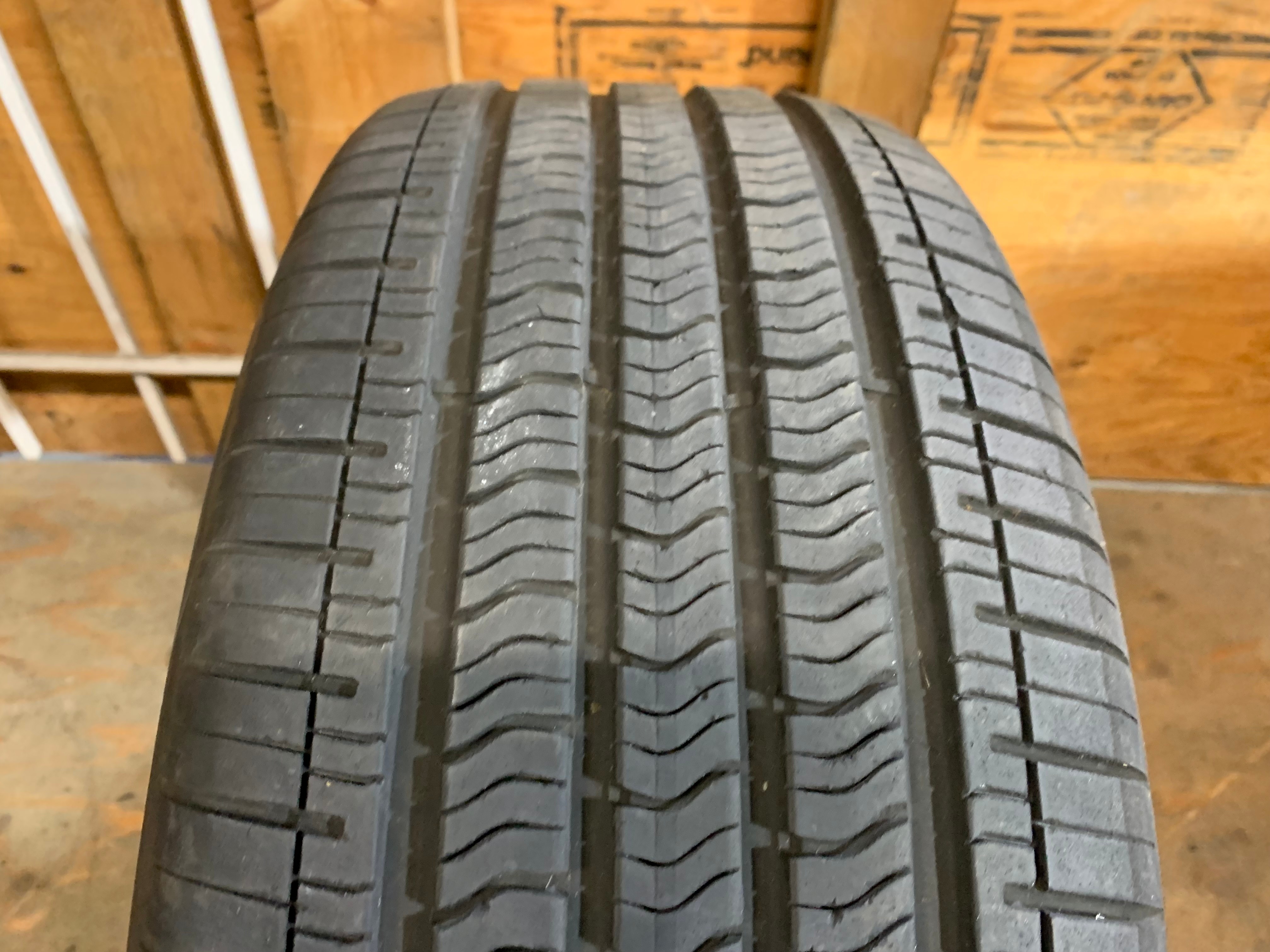 1 X single 235/40/19 96V M+S Goodyear eagle Sport A/S with 80% - photo 3