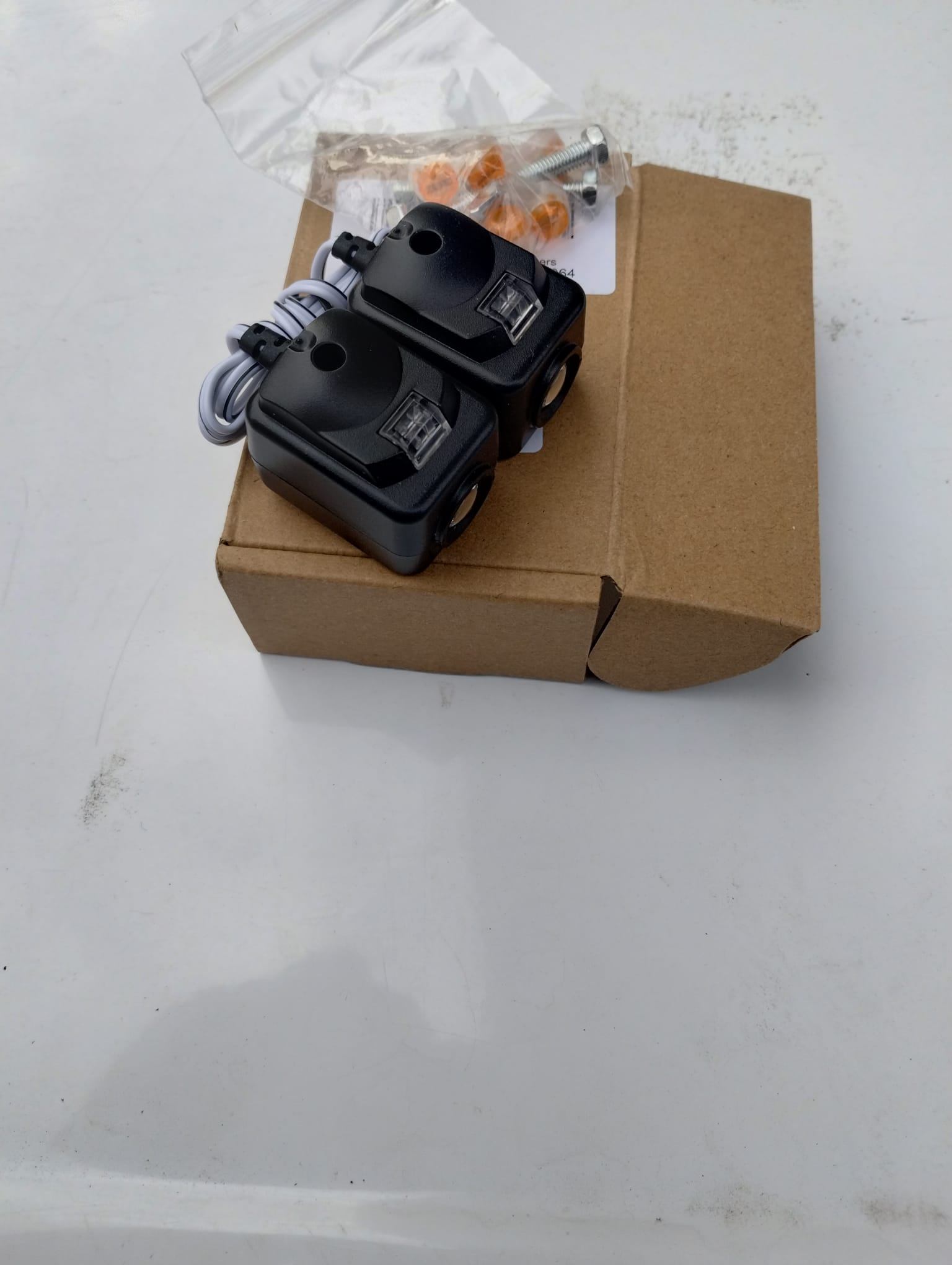 Chamberlain or Craftsman 820CB GARAGE DOOR SAFETY SENSORS - photo 2