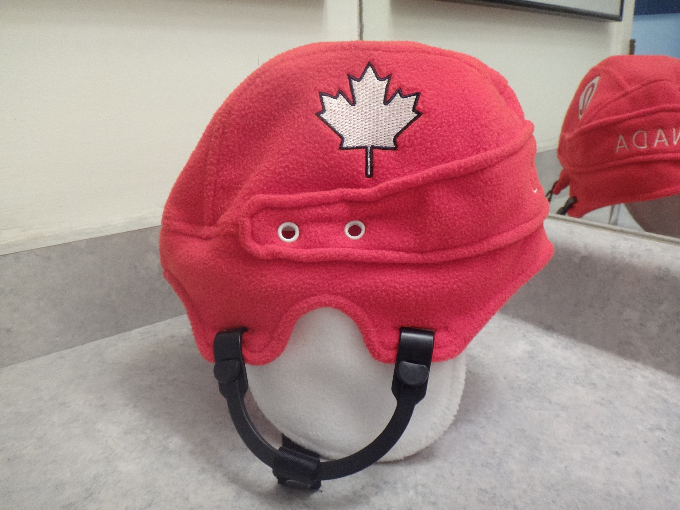 ✅♻️lululemon Team Canada Hockey Helmet Fleece Winter Toque Hat - photo 5
