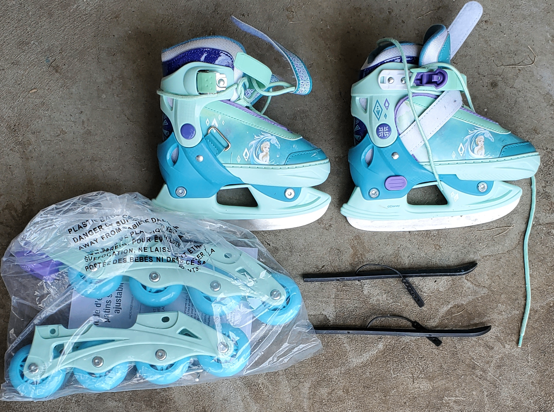 Disney's Frozen kids ice/inline skates w/ helmet