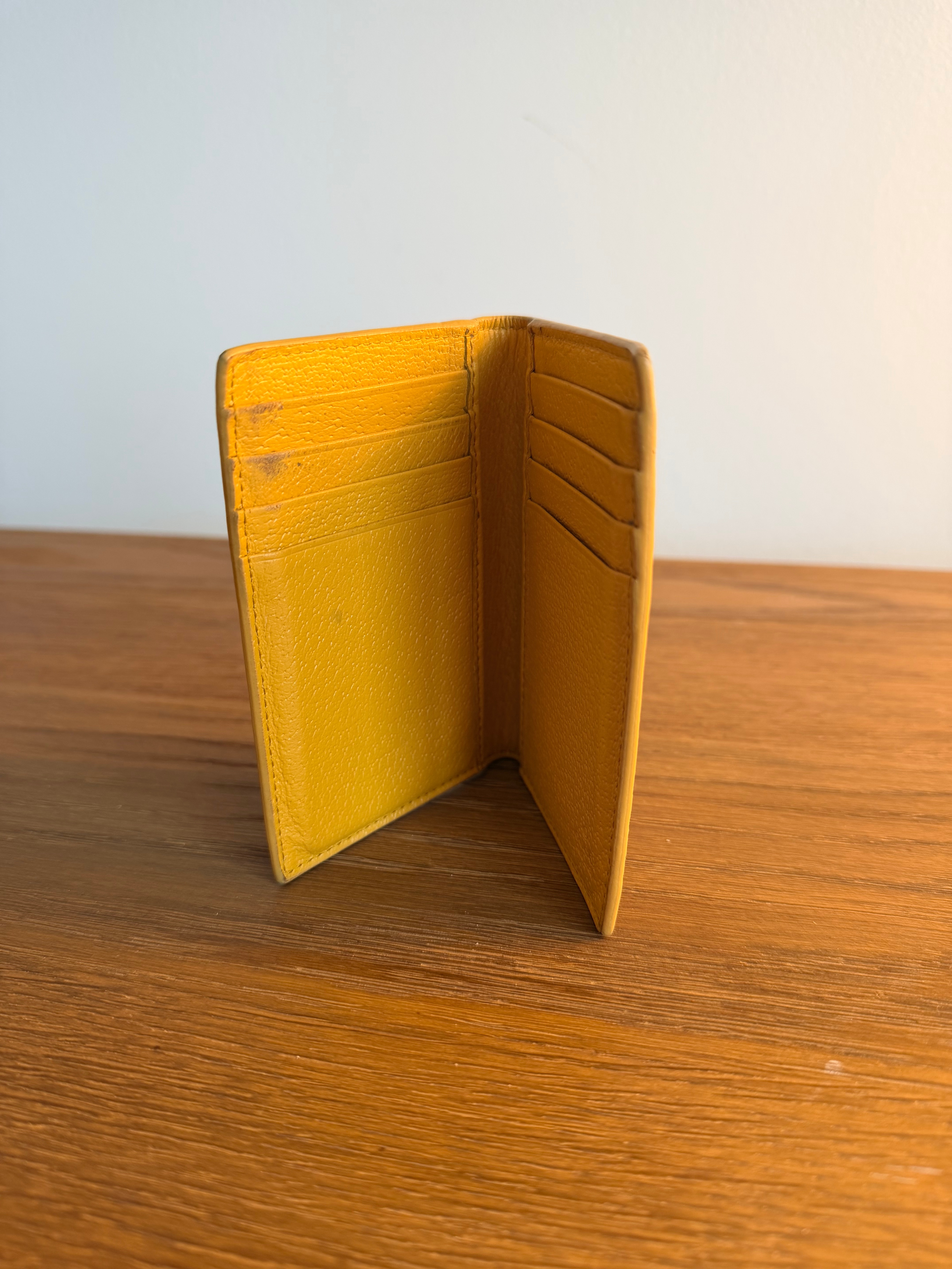 Gucci Yellow Interior GG Long Card Case - photo 3