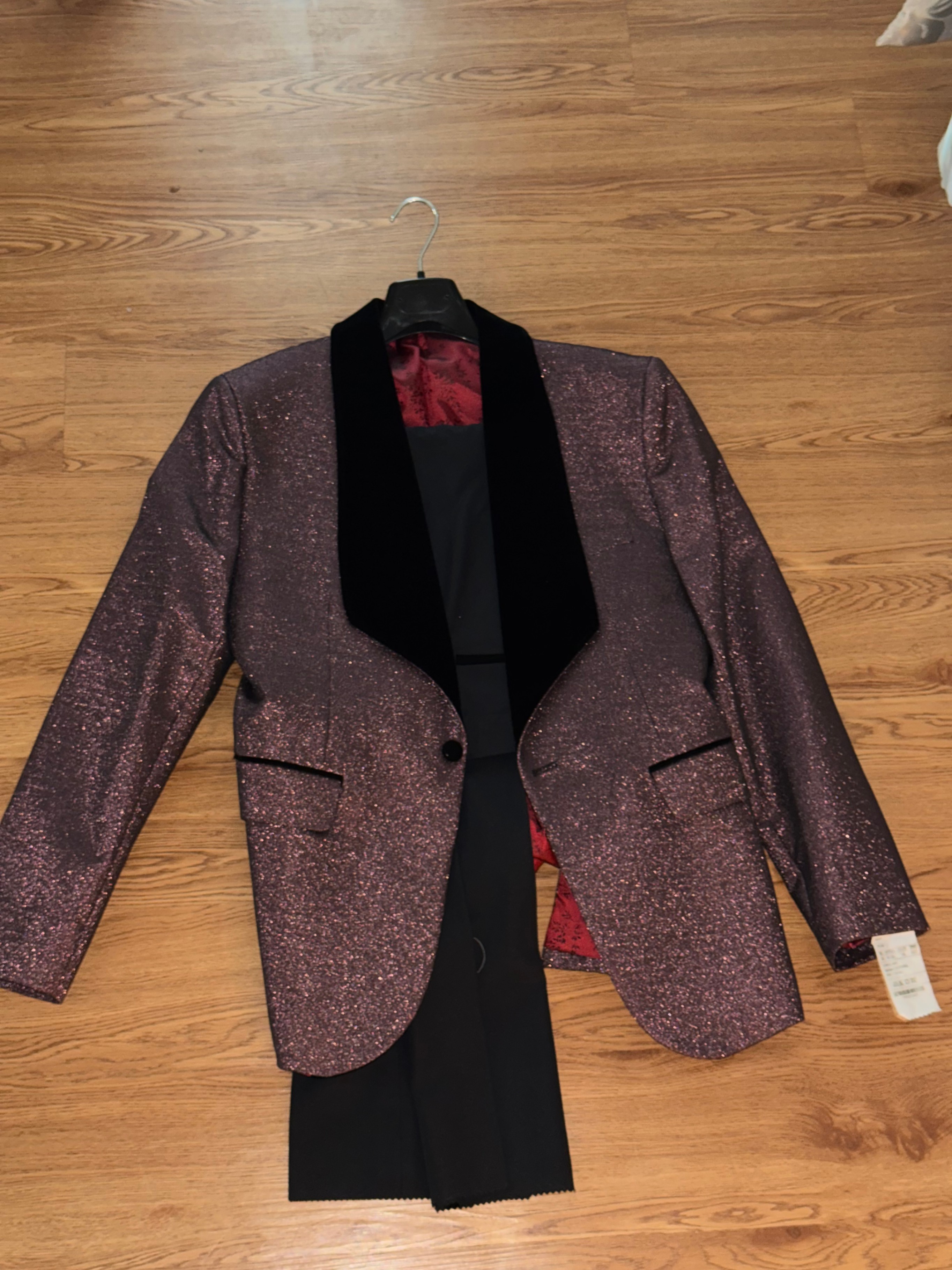 Men’s Black Suit with Red Accents – Stylish Evening Formal Suit