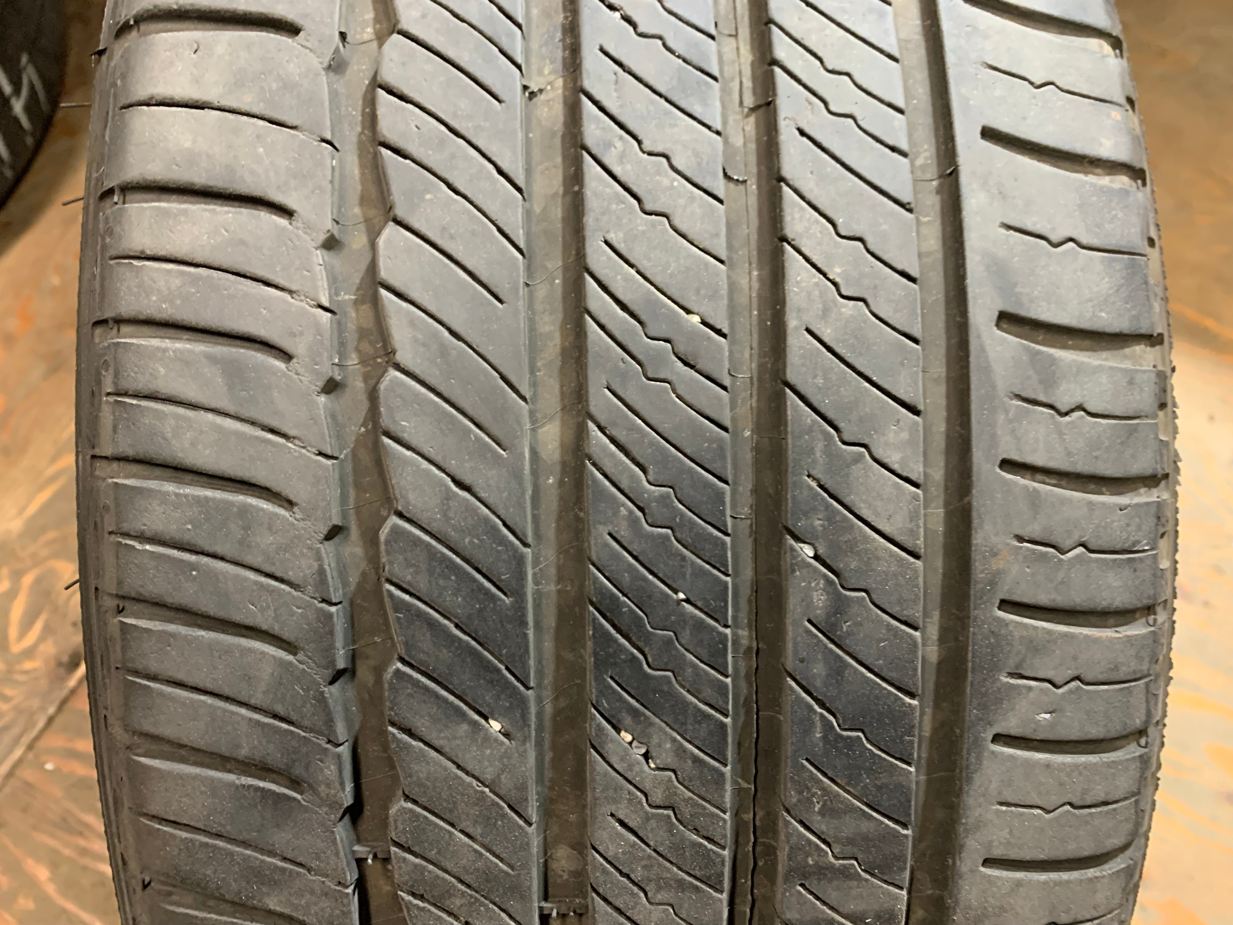 1 x single 235/40/19 96V M+S Michelin Primacy mxm4 with 55% - photo 2