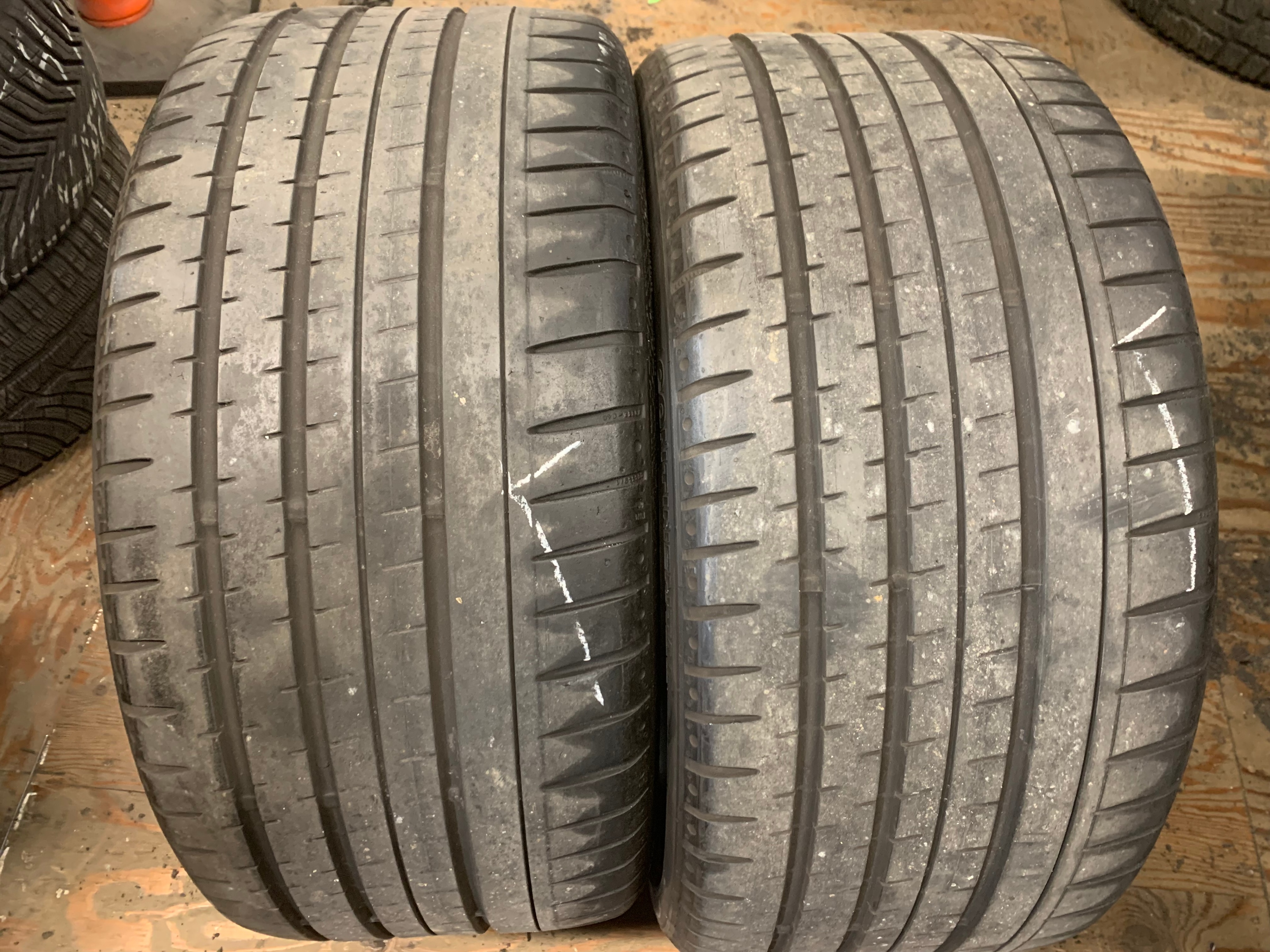 PAIR of 275/35/20 Continental Sport contact 2 MO with 70% tread