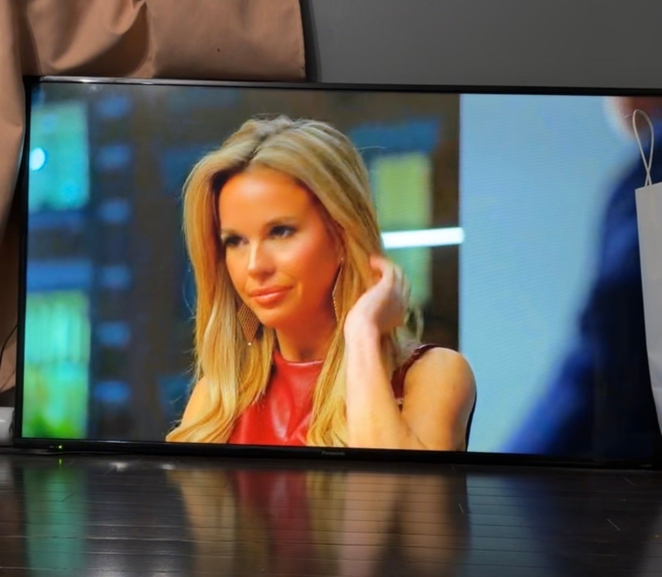 Panasonic TV - 50" with Wallmount stand