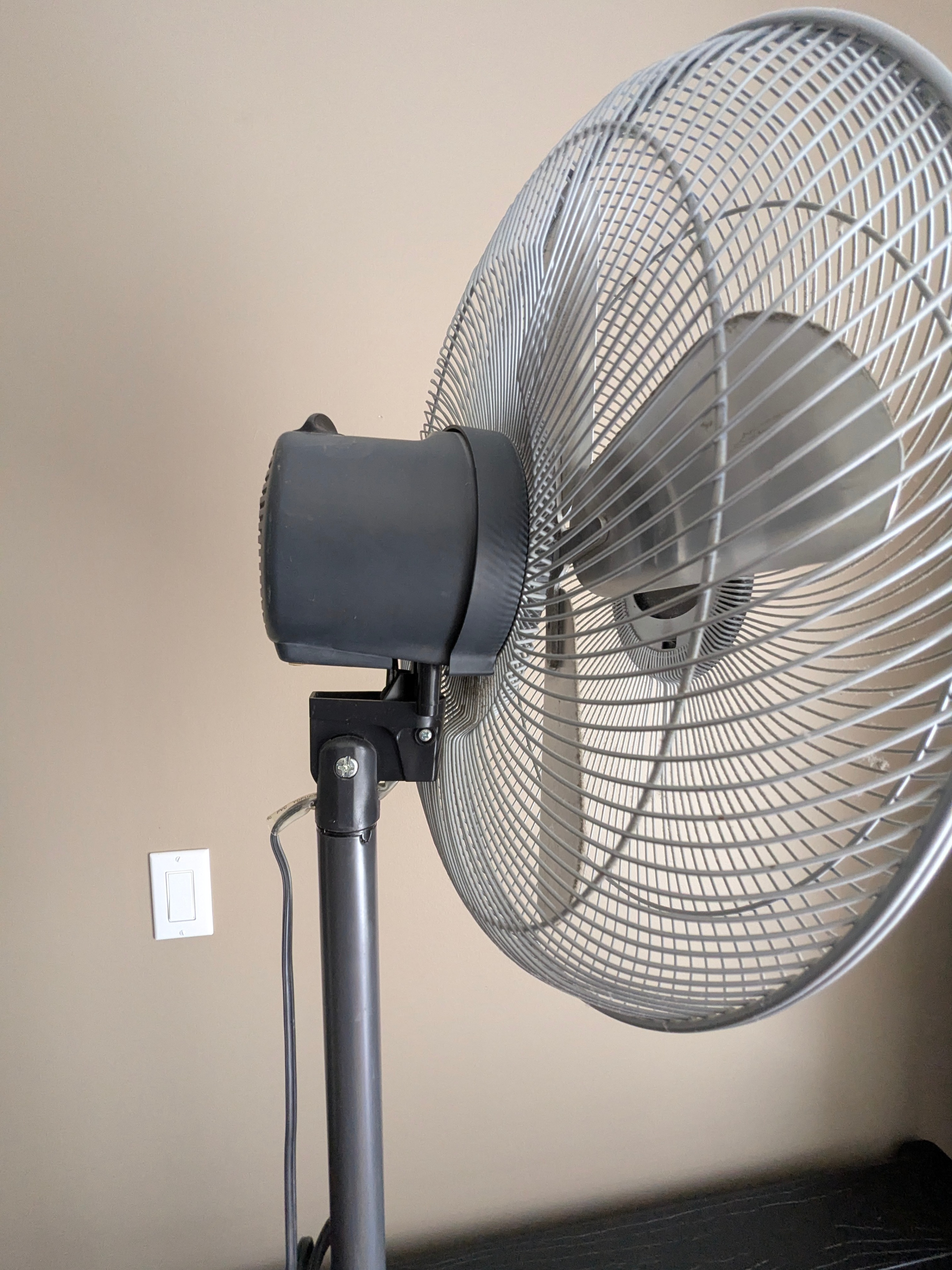 Vertical fan (1 m) 3 speeds (fully working and no damage) - photo 4