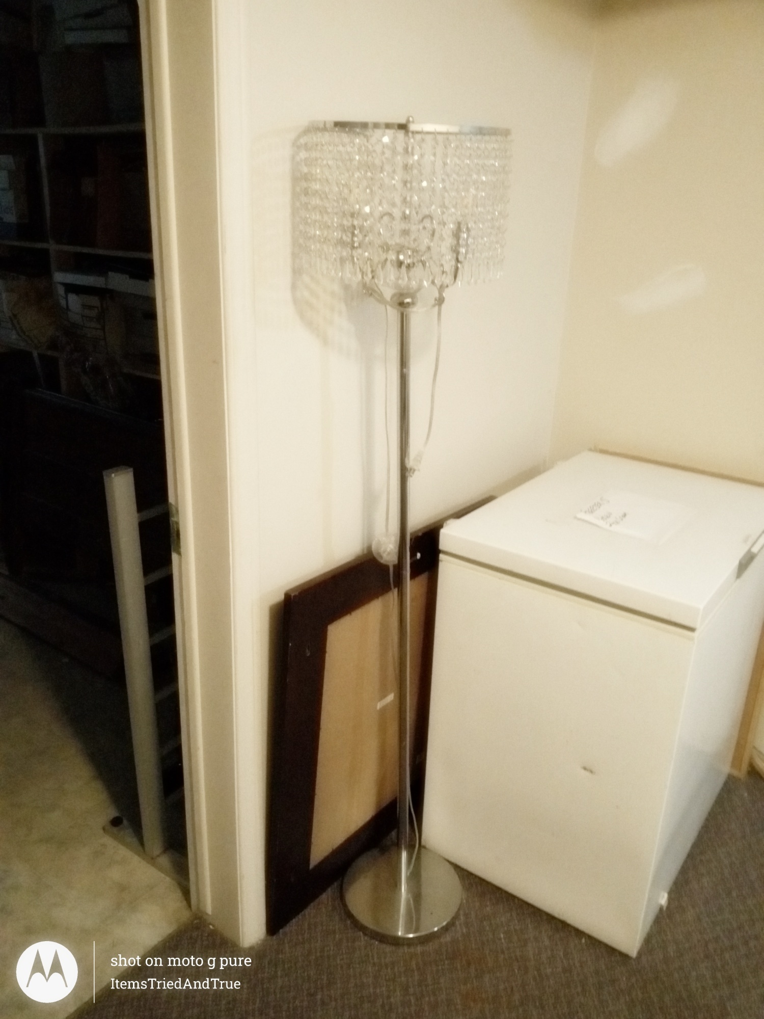 Elegant Crystal Floor Lamp – Modern Glam Lighting