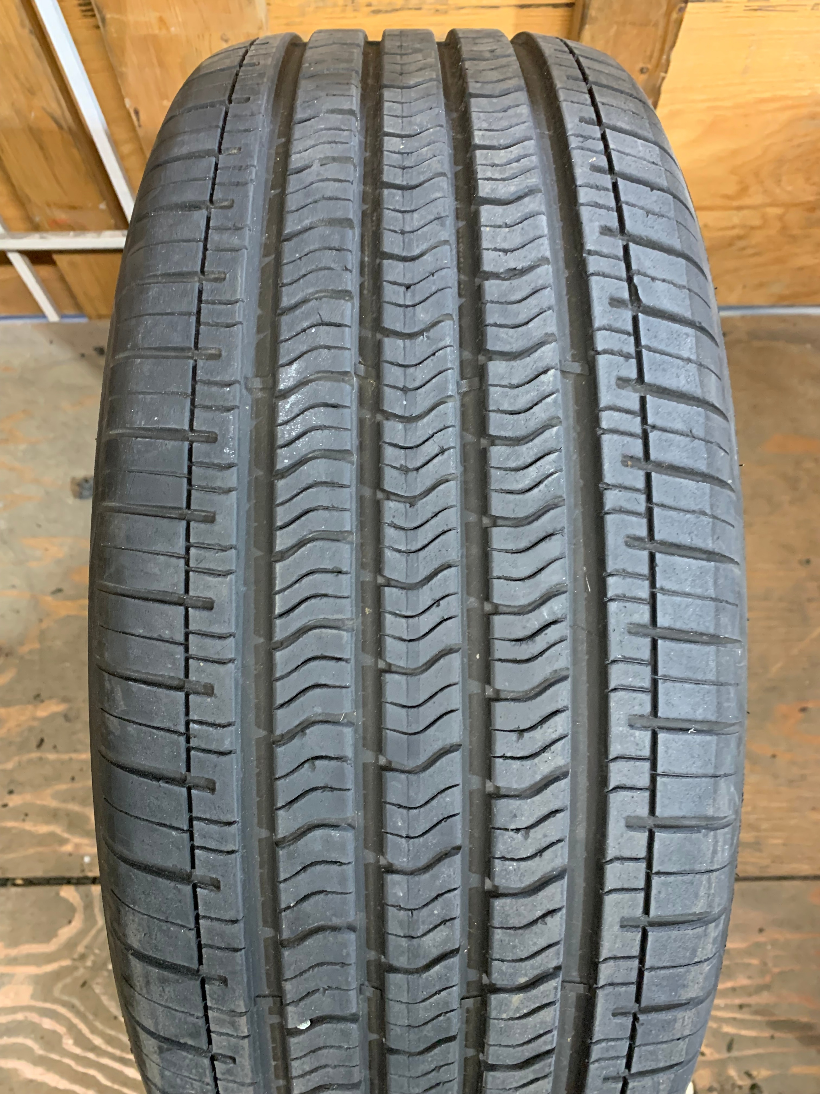 1 X single 235/40/19 96V M+S Goodyear eagle Sport A/S with 80%