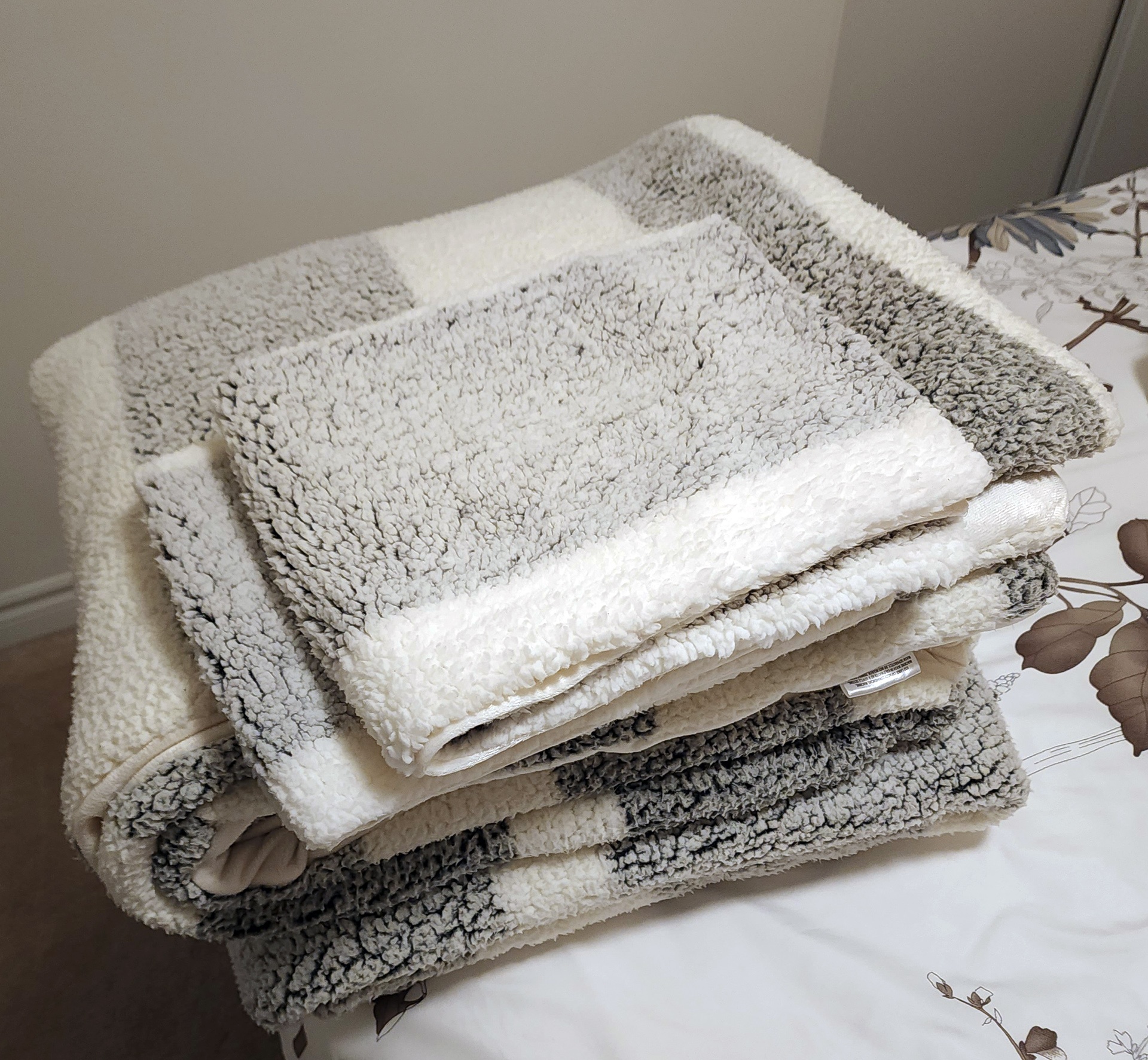 Sherpa Comforter Set for Queen Size Bed - photo 2