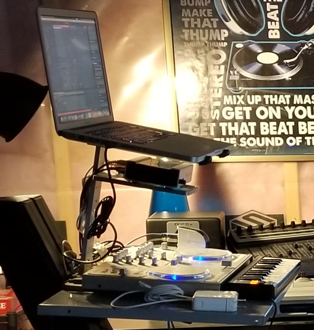 Stanton Uberstand - DJ Laptop stand - photo 3