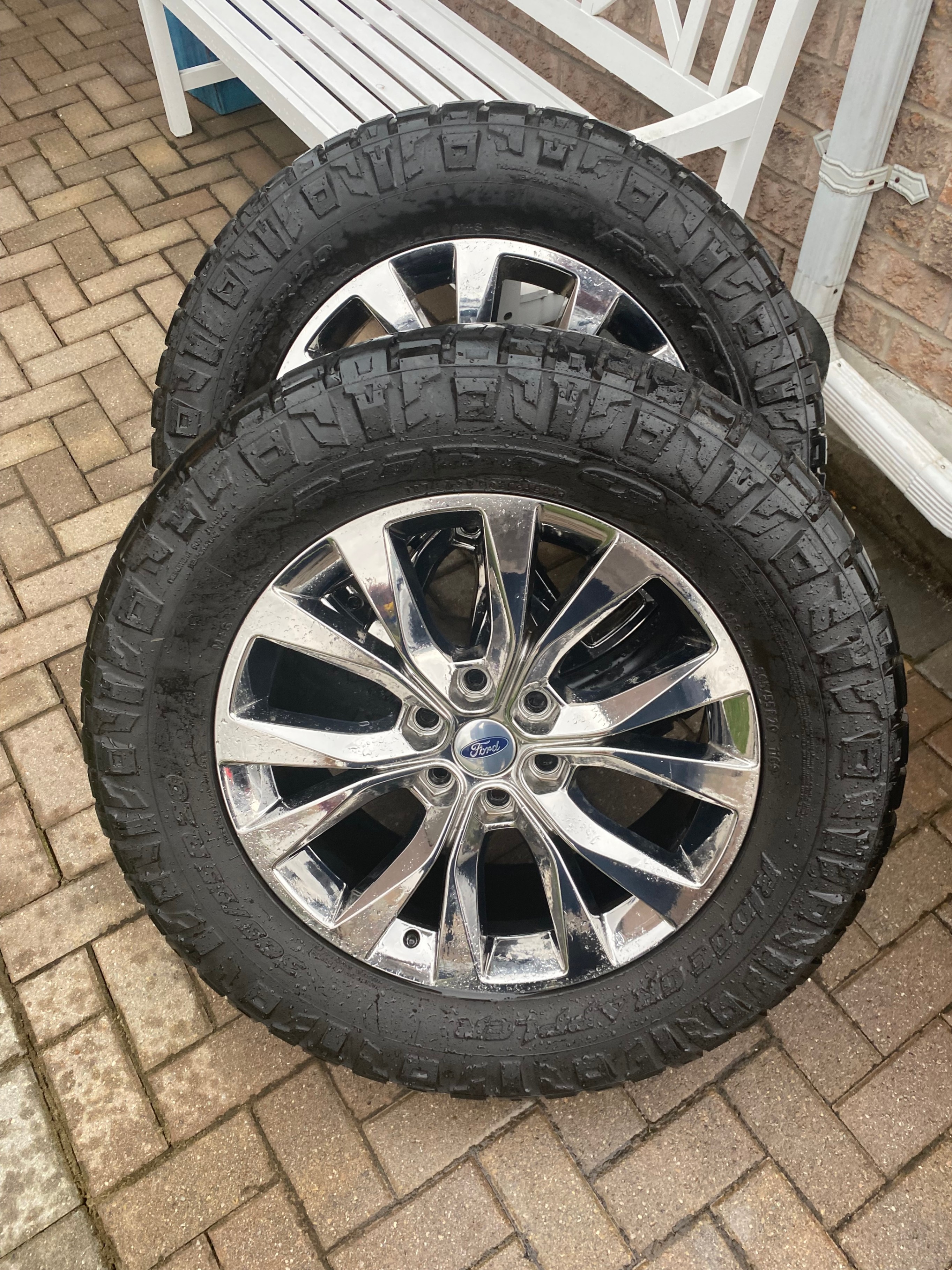 F150 King Ranch Chrome w/Nitto Ridge Grappler 305/55R20 - photo 2