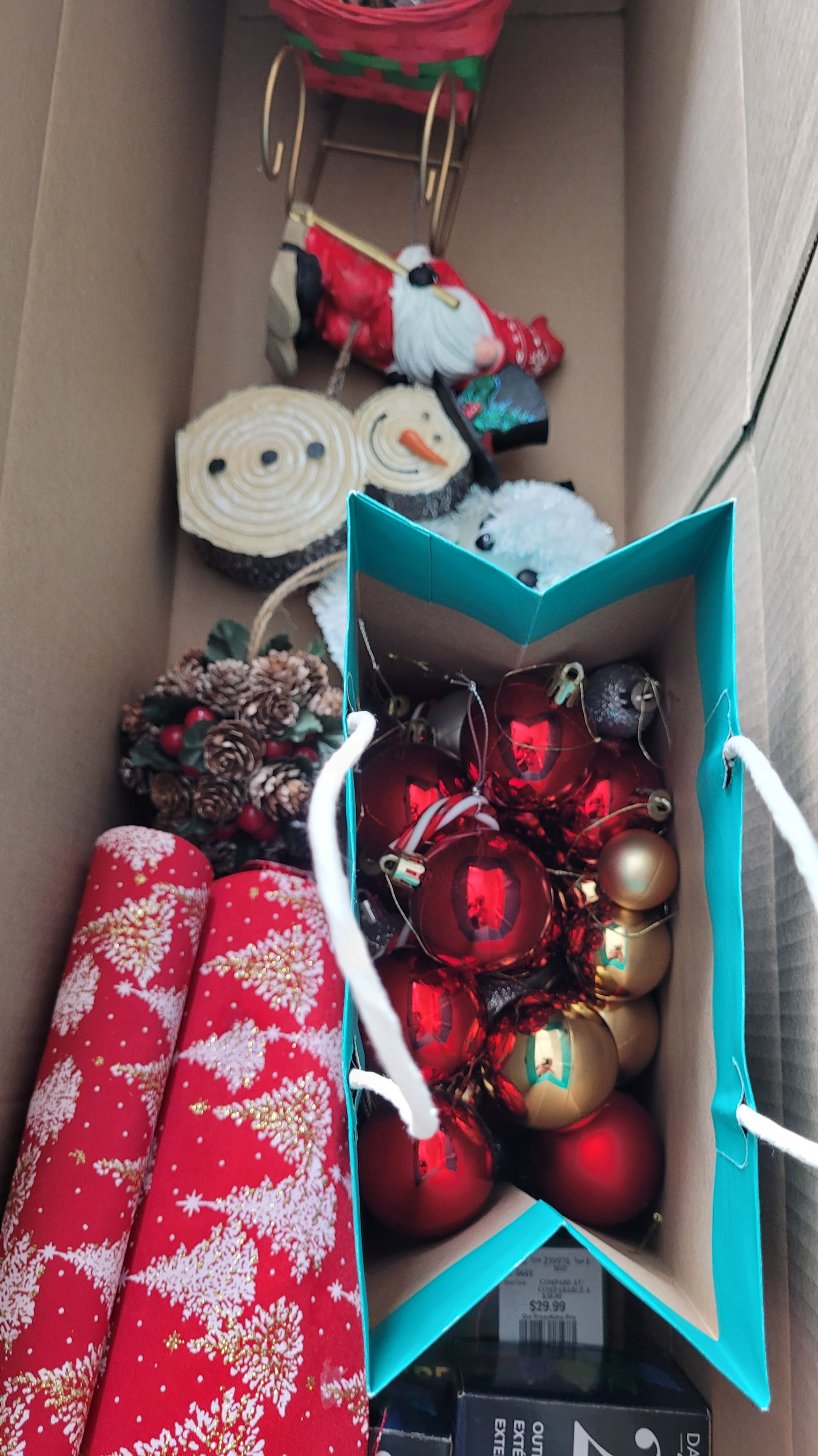 5ft Premium Christmas Tree + Ornaments & Bluetooth Lights - photo 4