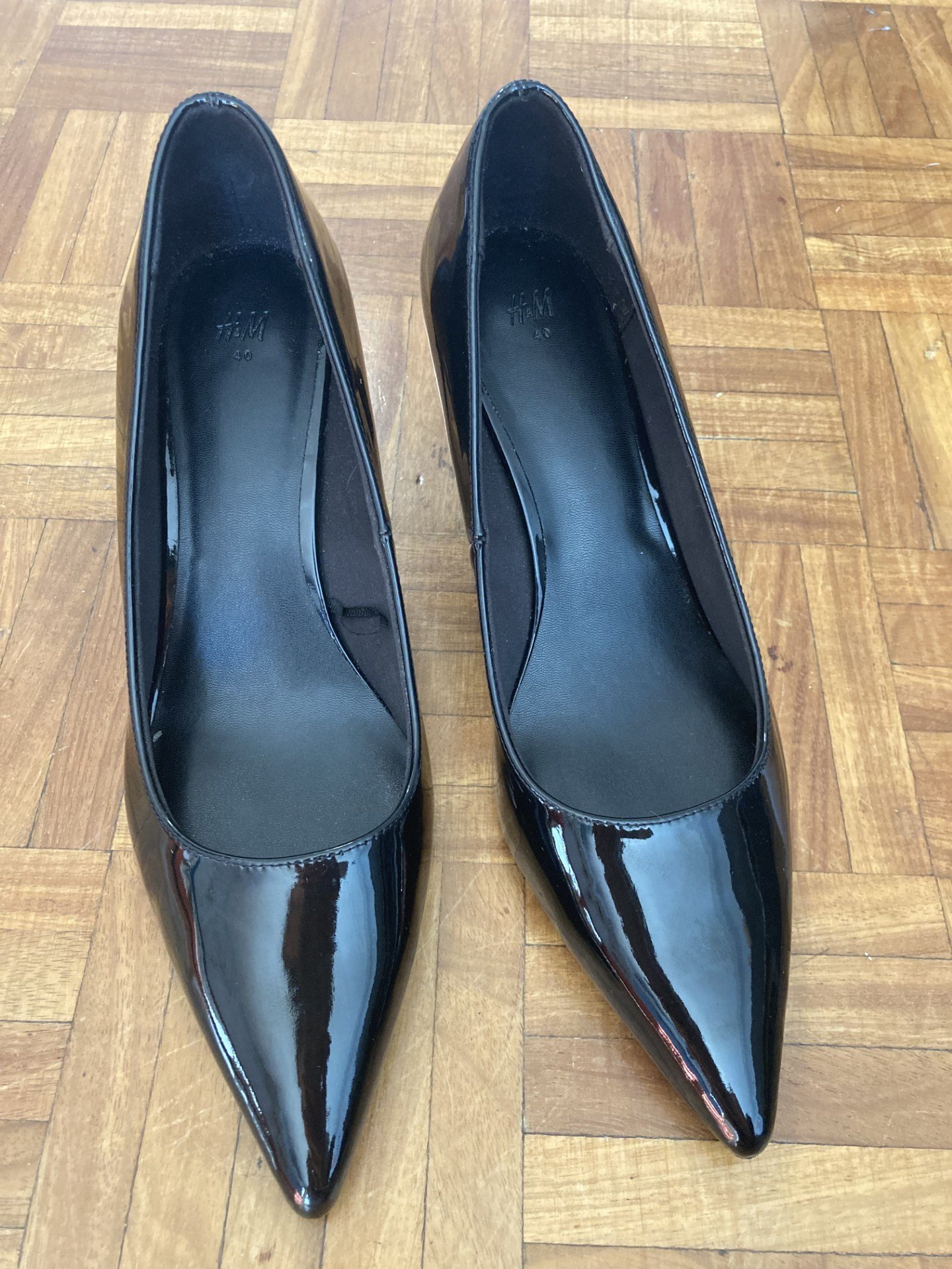 H&M Shiny Black Faux Leather Kitten Heels (Women's Size 9) - photo 3