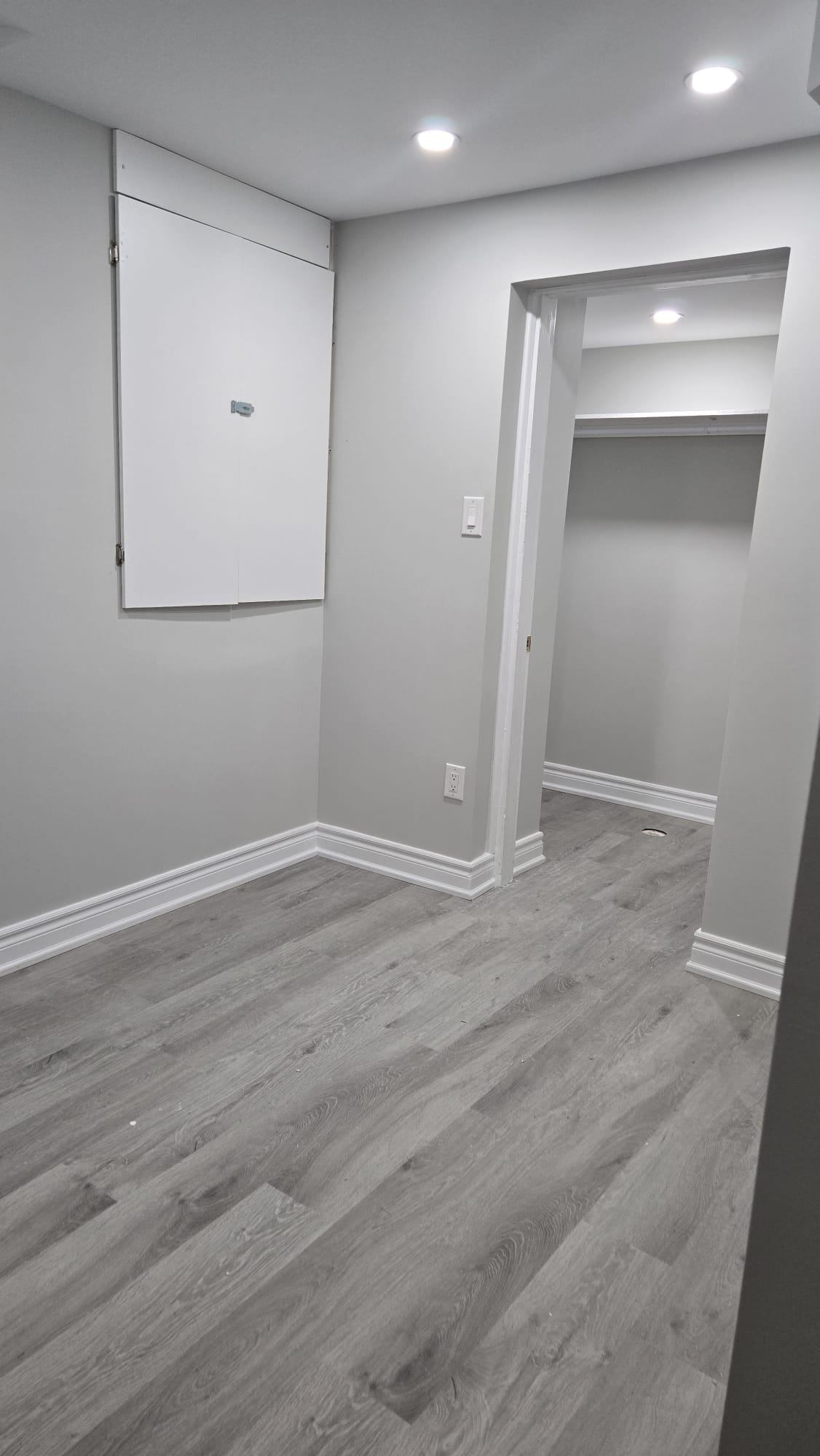 ONE BEDROOM Basement on Rent nearMississauga Squareone/Heartland - photo 4