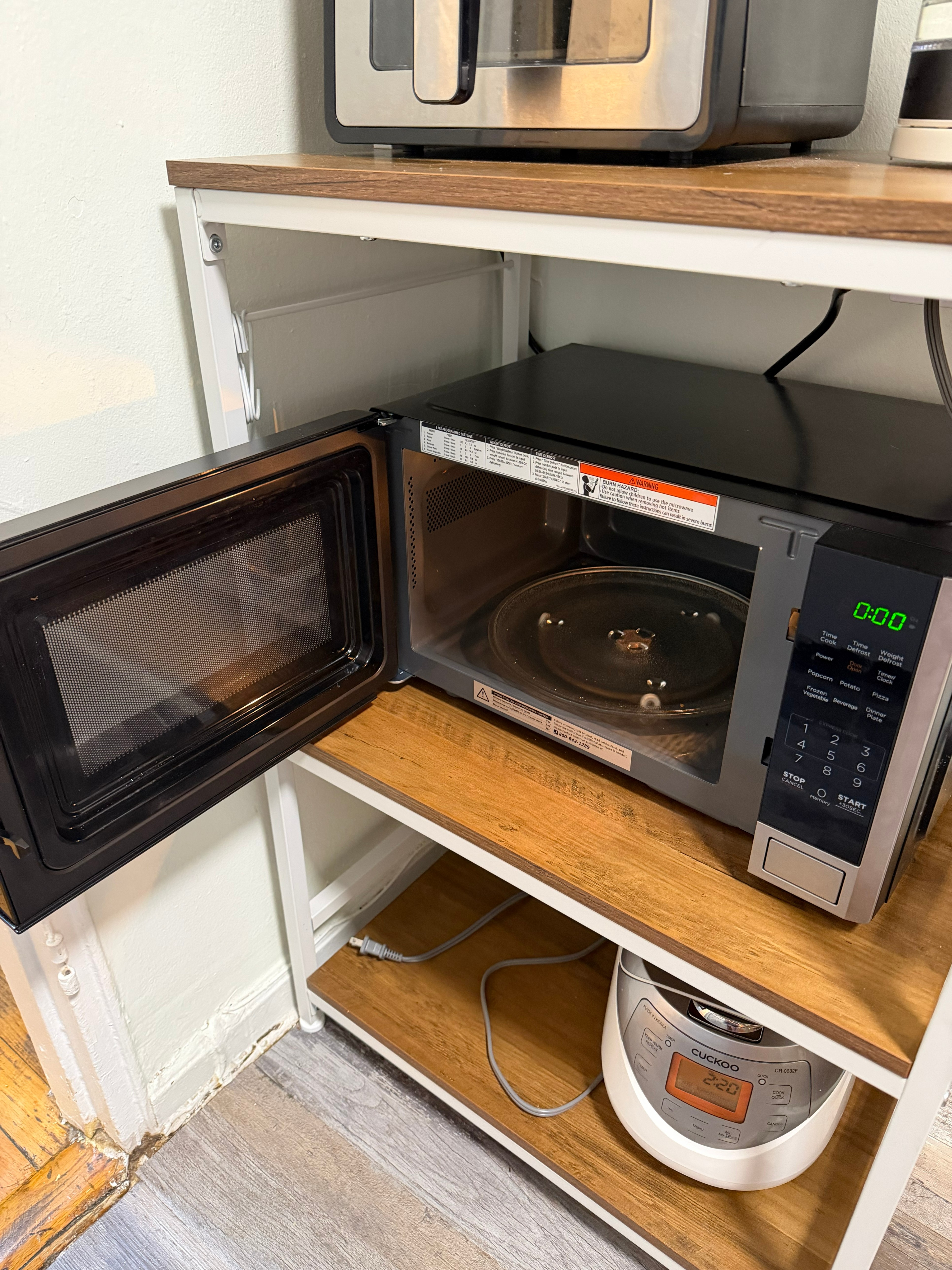 BLACK+DECKER Digital Microwave Oven (0.9 Cu Ft, Stainless Steel) - photo 3